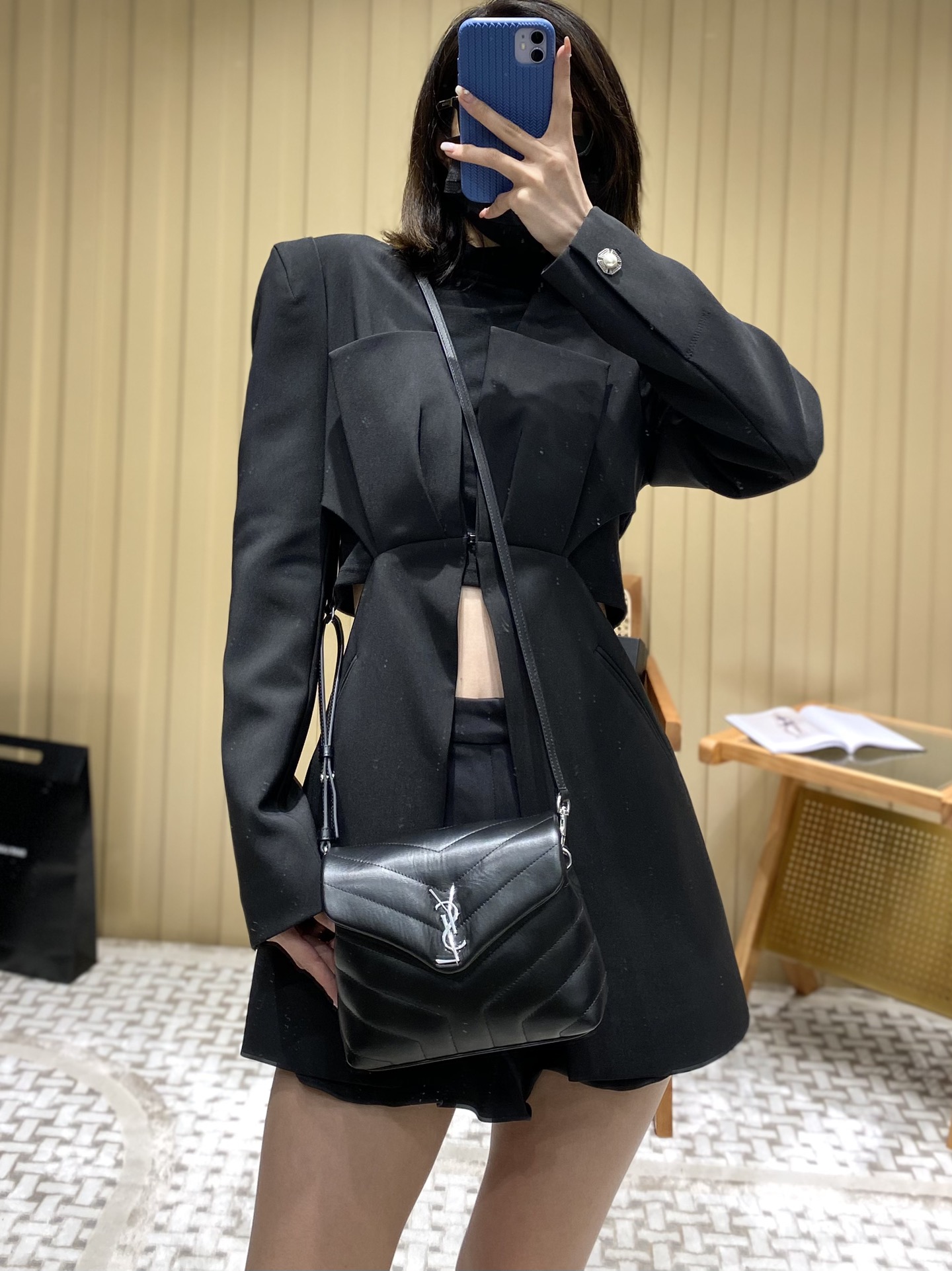 YSL LouLou 20CM 迷你斜挎包 467072黑色/银扣