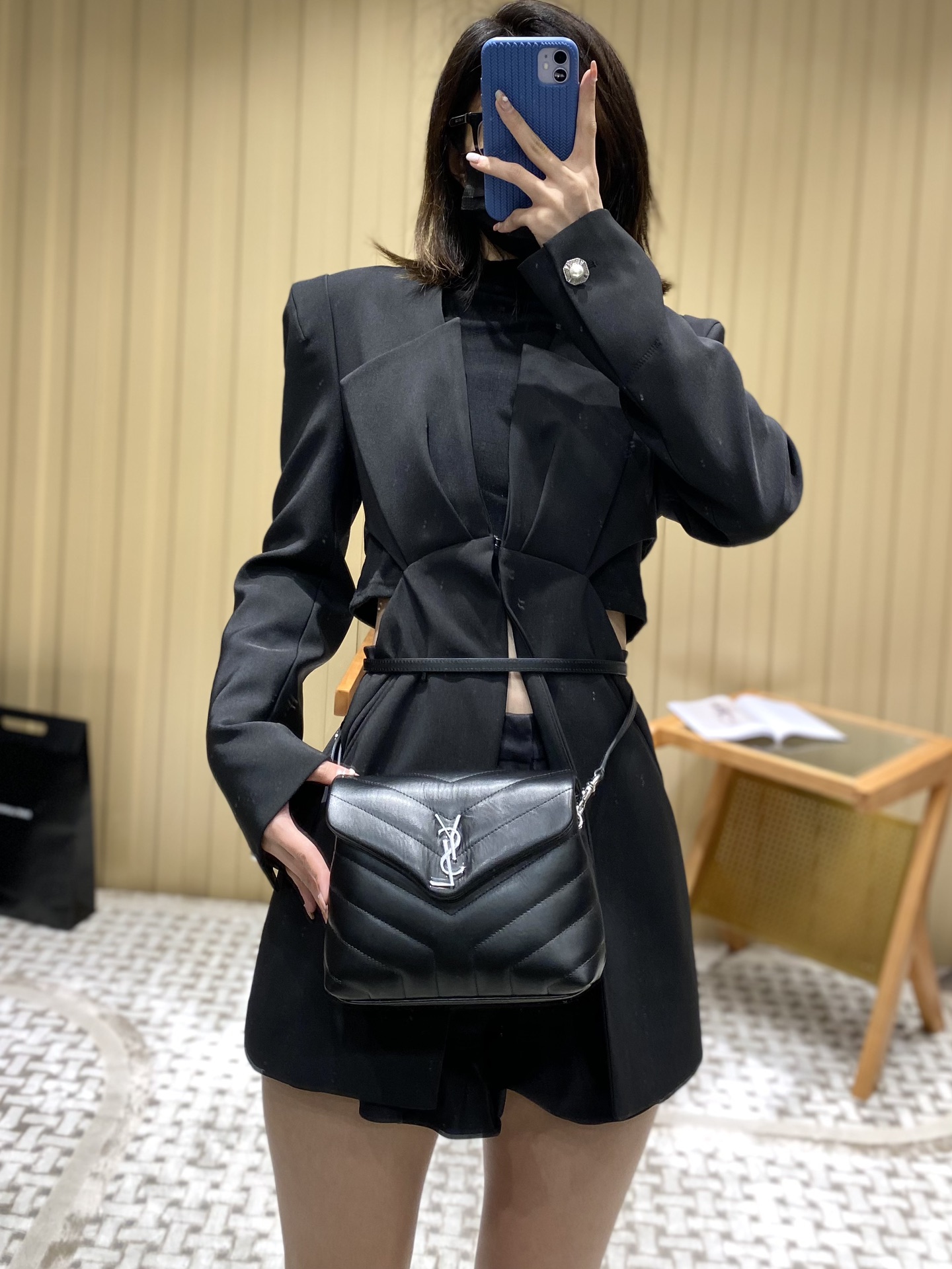 YSL LouLou 20CM 迷你斜挎包 467072黑色/银扣