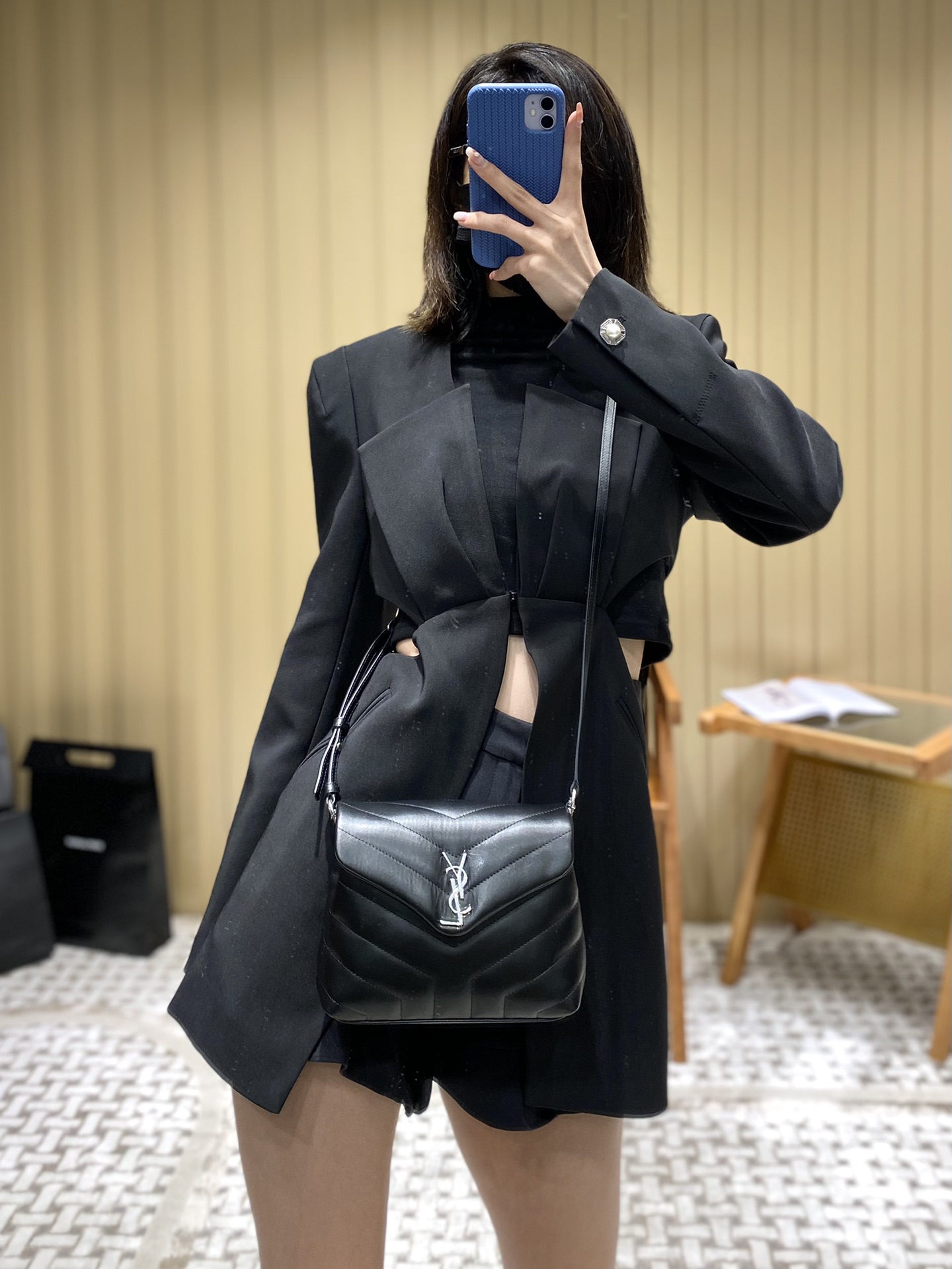 YSL LouLou 20CM 迷你斜挎包 467072黑色/银扣