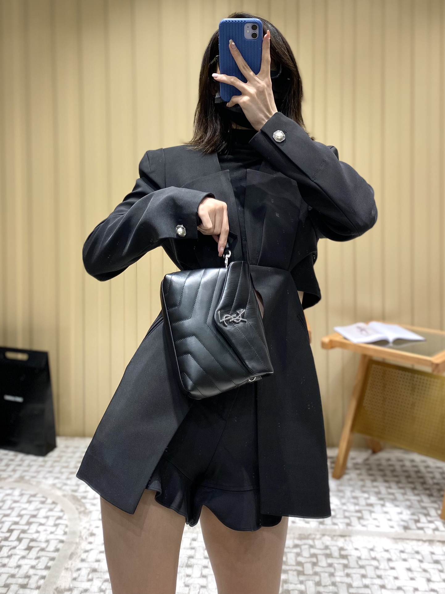 YSL LouLou 20CM 迷你斜挎包 467072黑色/银扣