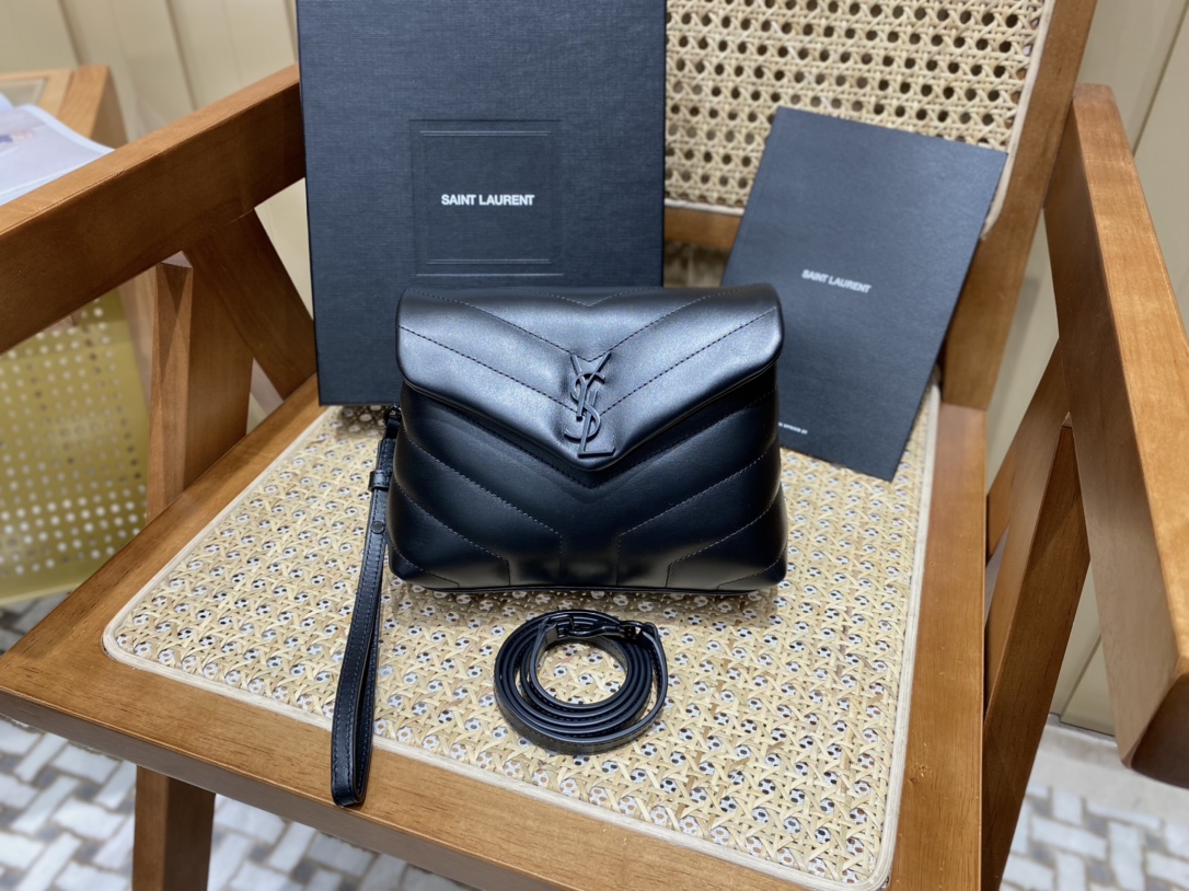 YSL LouLou 迷你斜挎包 467072黑色/黑扣