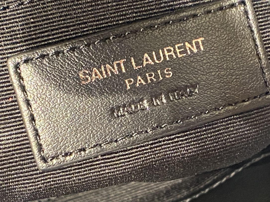 YSL LouLou 迷你斜挎包 467072黑色/黑扣