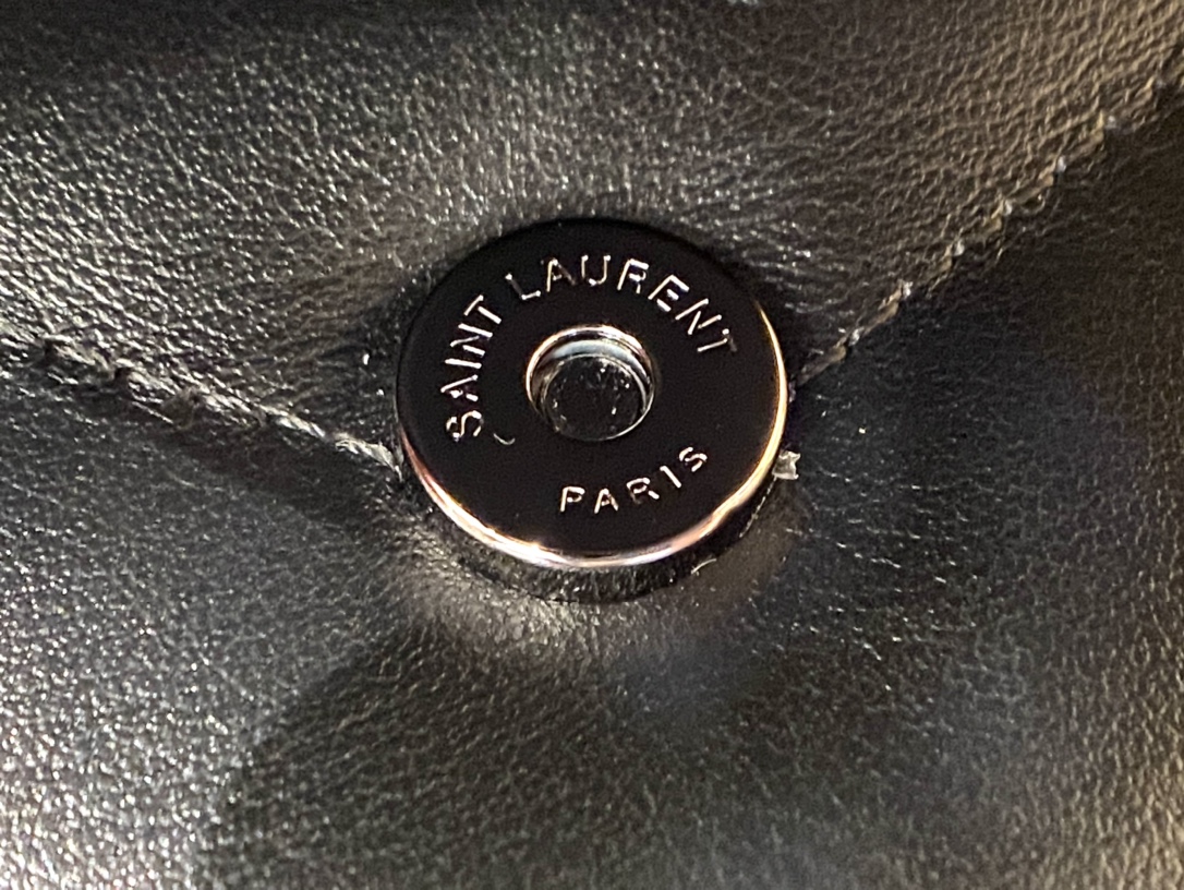 YSL LouLou 迷你斜挎包 467072黑色/黑扣