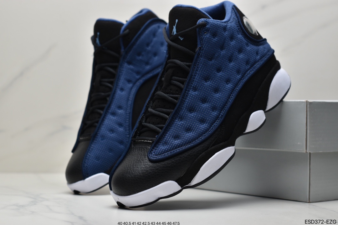 430 Air Jordan 13 Low ”Brave Blue”  鞋身整体以黑色为主色调DJ5982-400