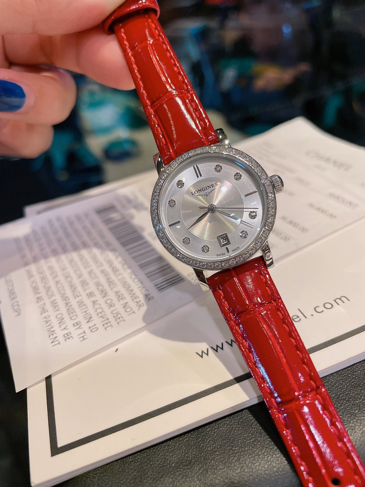 K0  浪琴 Longines  尨尀尀最新气质女表 搭载原装进口石英机芯，水晶彩钻精致雅典，闪亮而不单调，316精钢表壳 ，直径32mm 厚度8mm 典雅气质，魅力绽放