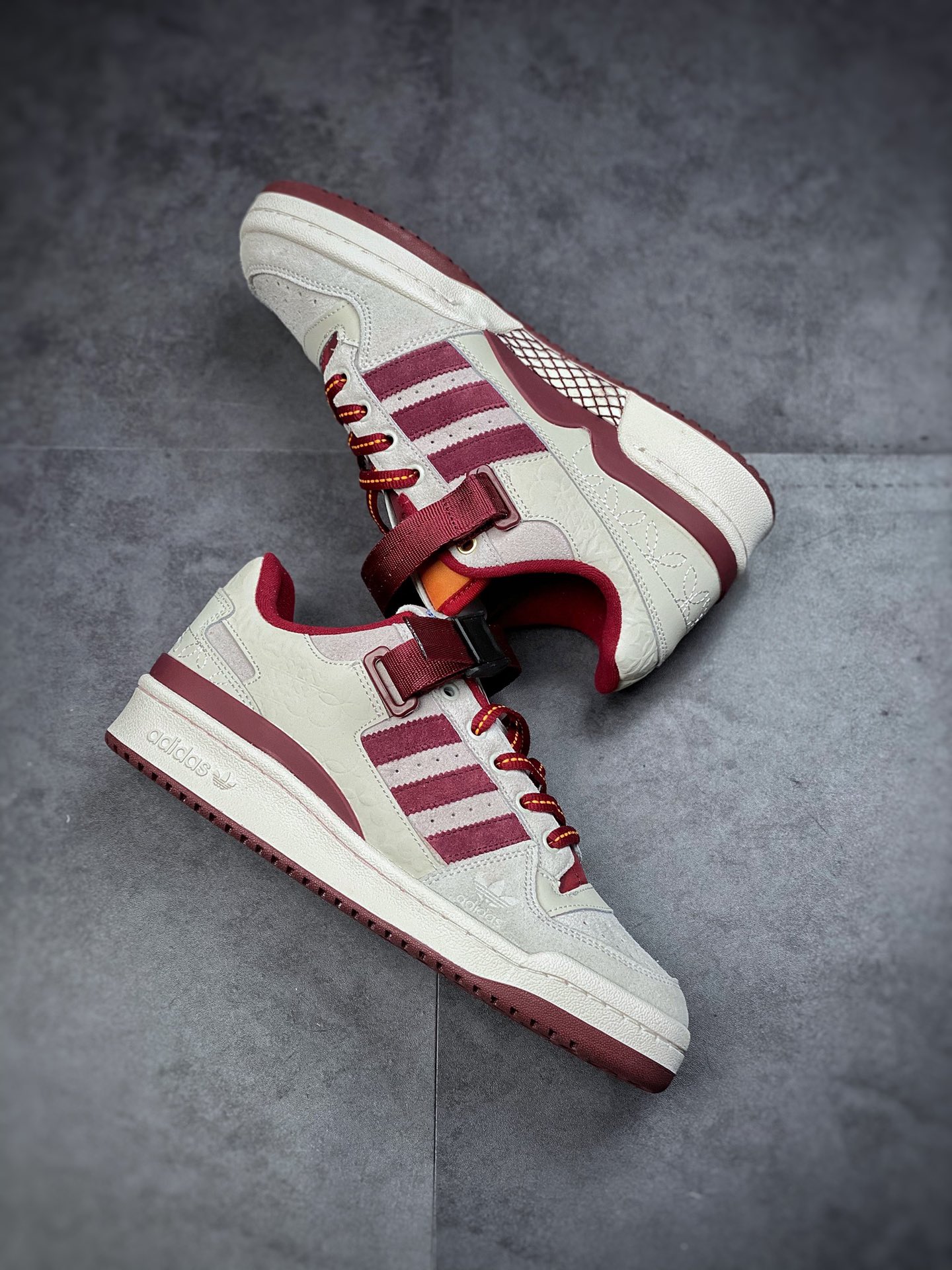 220  Adidas Originals Forum Low CNY 米白红海外渠道版 GX8866