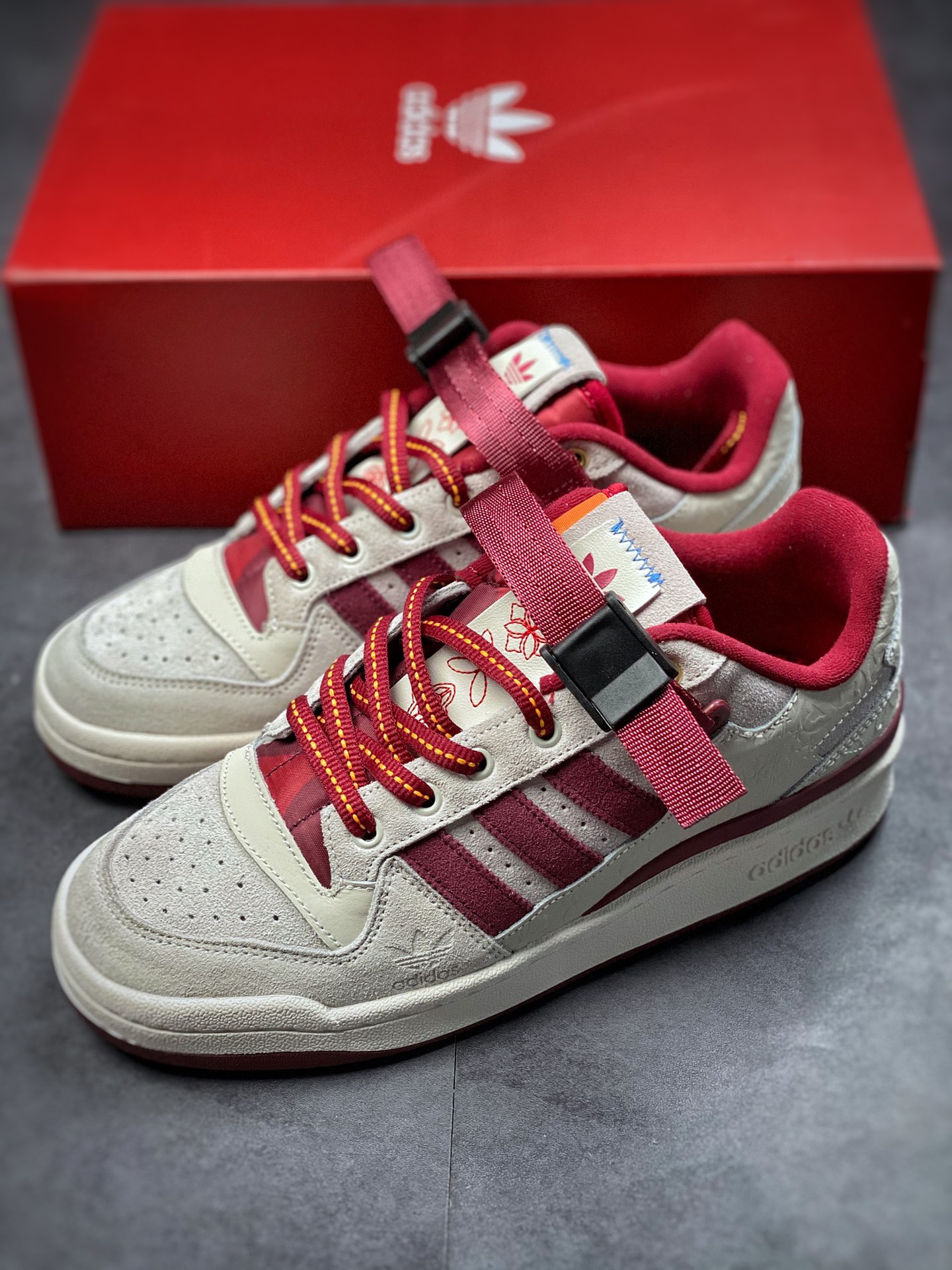 220  Adidas Originals Forum Low CNY 米白红海外渠道版 GX8866
