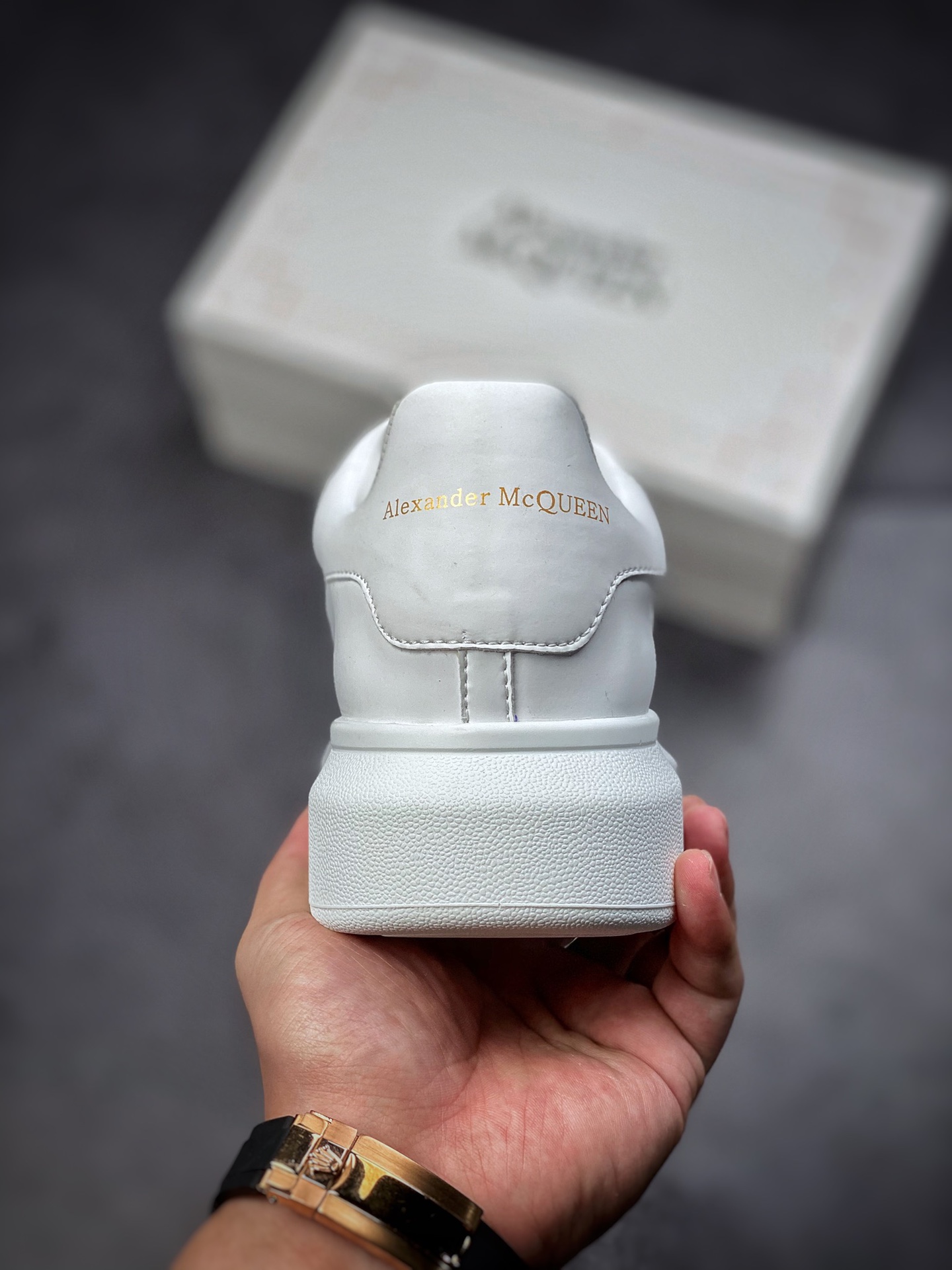 200  Alexander McQueen/亚历山大麦昆 松糕鞋厚增底高小白鞋