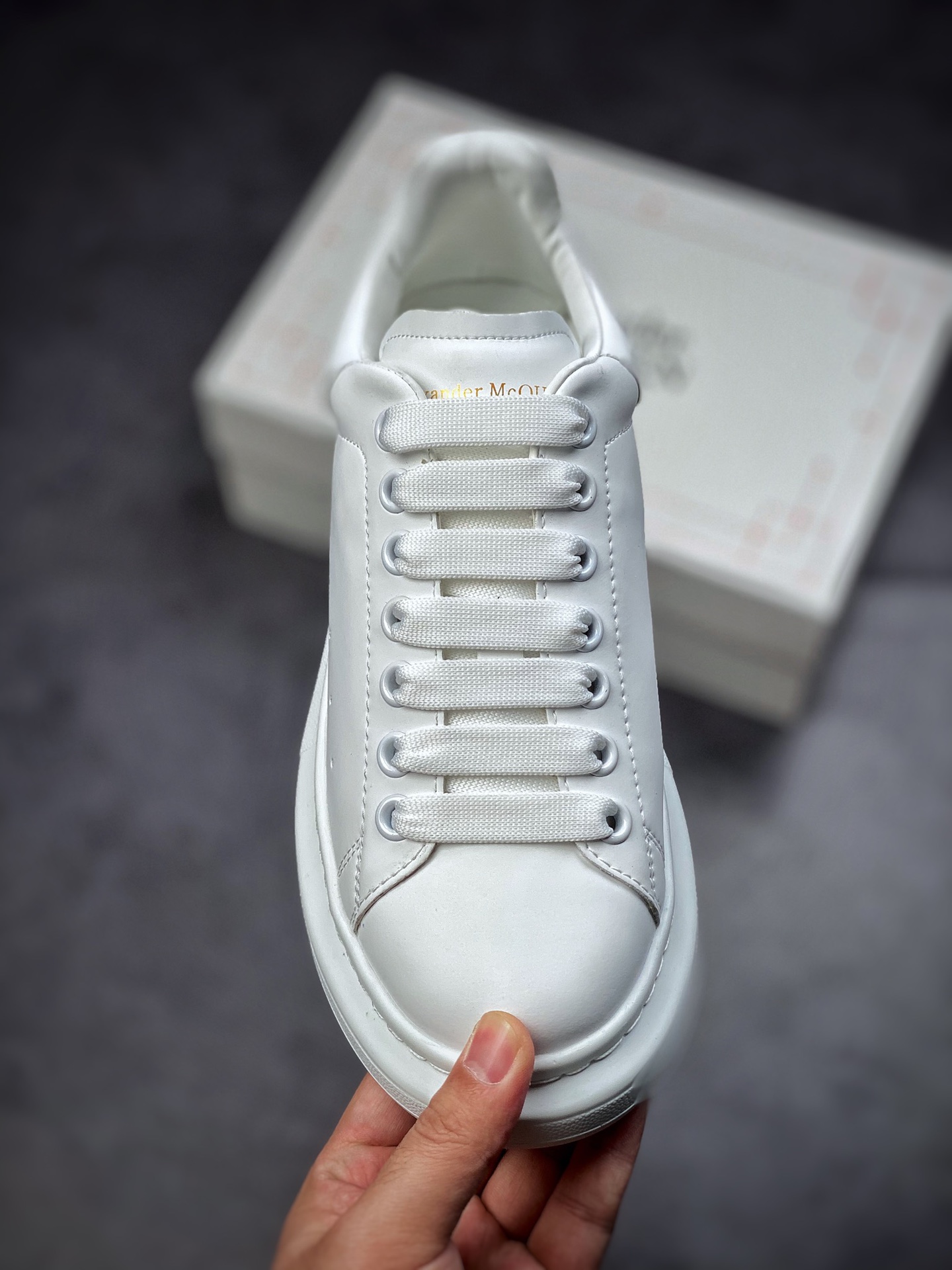 200  Alexander McQueen/亚历山大麦昆 松糕鞋厚增底高小白鞋