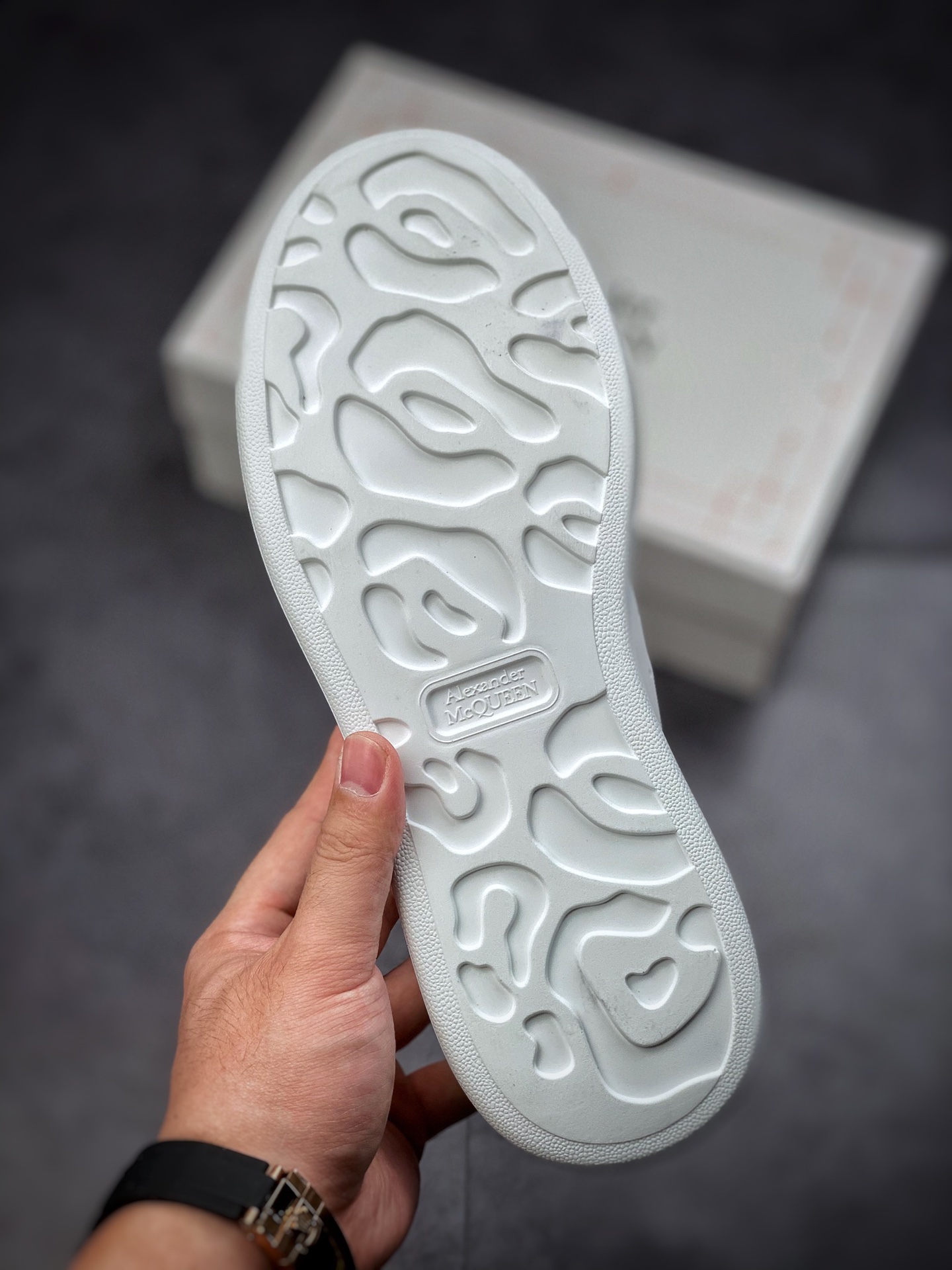 200  Alexander McQueen/亚历山大麦昆 松糕鞋厚增底高小白鞋