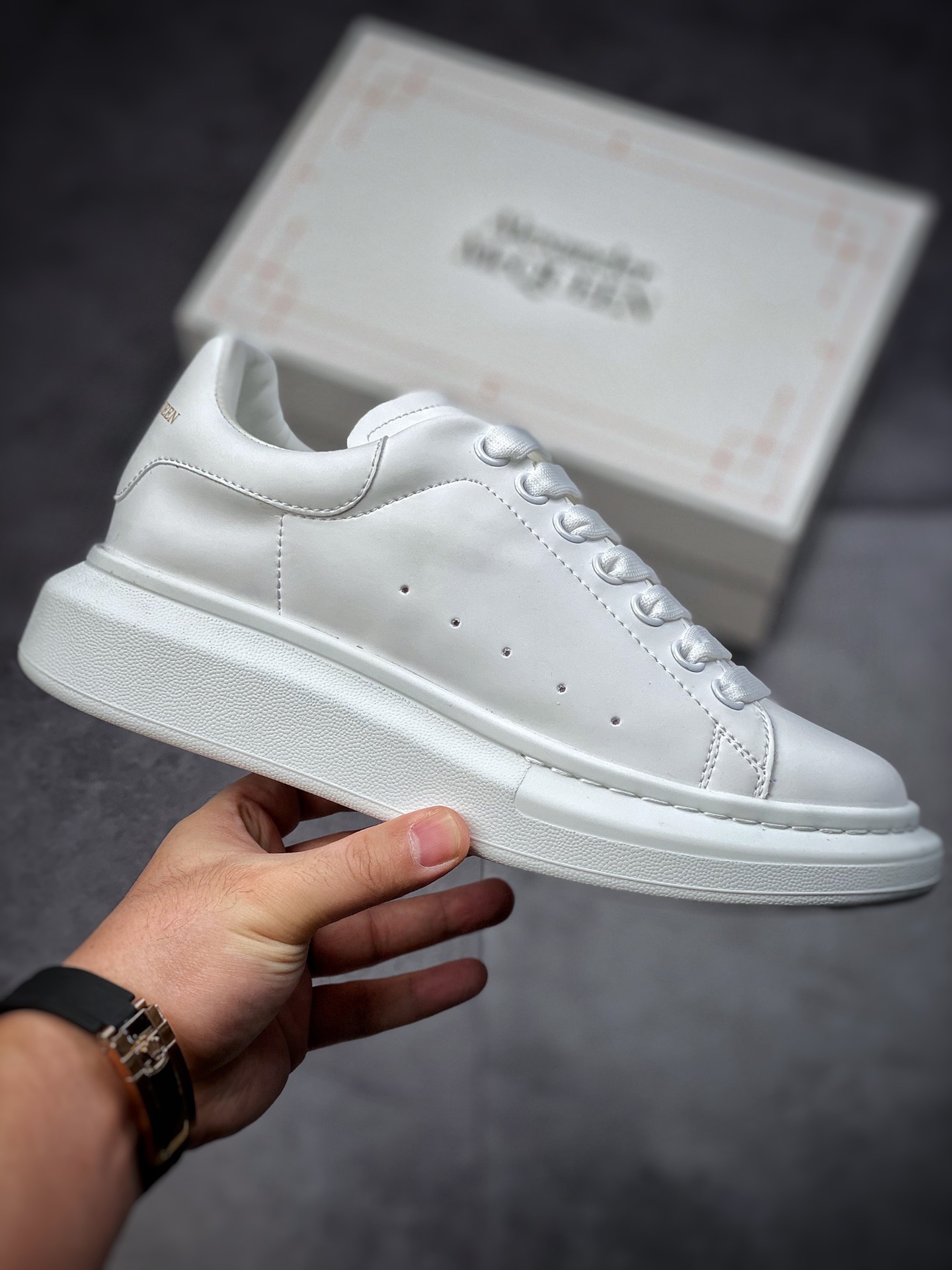 200  Alexander McQueen/亚历山大麦昆 松糕鞋厚增底高小白鞋