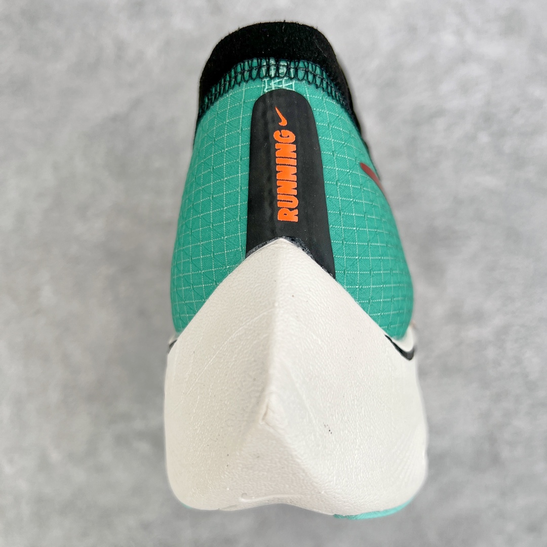 图片[8]-＃纯原福利 NK ZoomX Vaporfly Next% 马拉松一代跑鞋 鞋面使用了全新 Vaporweave 科技 这种类似蝉翼的材质相比 Flyknit 更加轻薄透气 非对称的鞋带系统和泡棉护垫的加入令舒适度更高 鞋头辅以超大的 Swoosh 点缀 再配上流线型外观设计 时尚感十足 尺码：36 36.5 37.5 38 38.5 39 40 40.5 41 42 42.5 43 44 44.5 45-选品中心