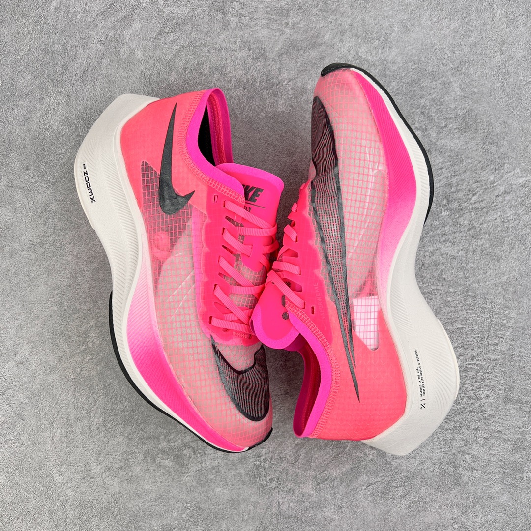 图片[3]-＃纯原福利 NK ZoomX Vaporfly Next% 马拉松一代跑鞋 鞋面使用了全新 Vaporweave 科技 这种类似蝉翼的材质相比 Flyknit 更加轻薄透气 非对称的鞋带系统和泡棉护垫的加入令舒适度更高 鞋头辅以超大的 Swoosh 点缀 再配上流线型外观设计 时尚感十足 尺码：36 36.5 37.5 38 38.5 39 40 40.5 41 42 42.5 43 44 44.5 45-选品中心