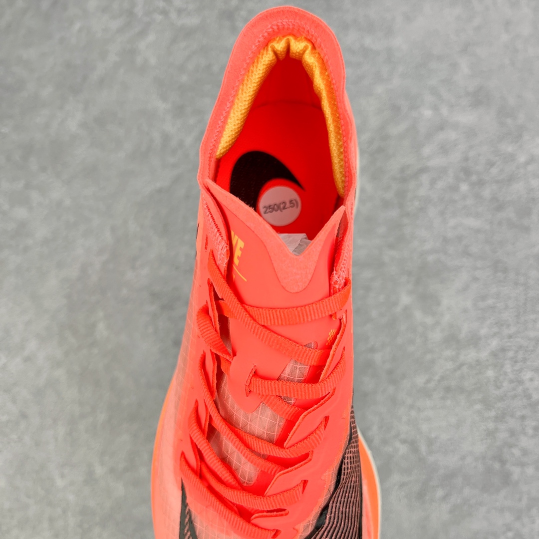 图片[5]-＃纯原福利 NK ZoomX Vaporfly Next% 马拉松一代跑鞋 鞋面使用了全新 Vaporweave 科技 这种类似蝉翼的材质相比 Flyknit 更加轻薄透气 非对称的鞋带系统和泡棉护垫的加入令舒适度更高 鞋头辅以超大的 Swoosh 点缀 再配上流线型外观设计 时尚感十足 尺码：36 36.5 37.5 38 38.5 39 40 40.5 41 42 42.5 43 44 44.5 45-选品中心