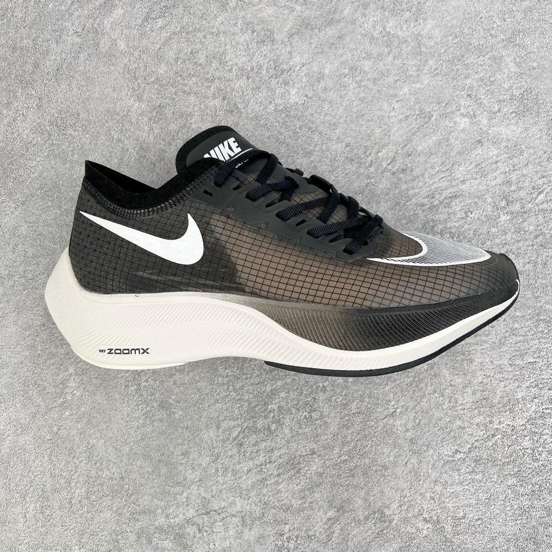 ＃纯原福利 NK ZoomX Vaporfly Next% 马拉松一代跑鞋 鞋面使用了全新 Vaporweave 科技 这种类似蝉翼的材质相比 Flyknit 更加轻薄透气 非对称的鞋带系统和泡棉护垫的加入令舒适度更高 鞋头辅以超大的 Swoosh 点缀 再配上流线型外观设计 时尚感十足 尺码：36 36.5 37.5 38 38.5 39 40 40.5 41 42 42.5 43 44 44.5 45-选品中心