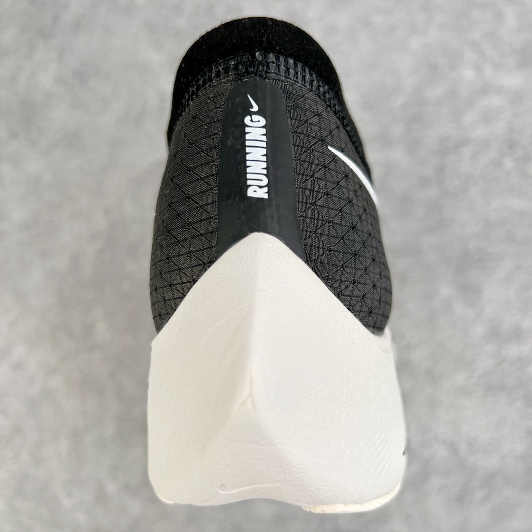 图片[7]-＃纯原福利 NK ZoomX Vaporfly Next% 马拉松一代跑鞋 鞋面使用了全新 Vaporweave 科技 这种类似蝉翼的材质相比 Flyknit 更加轻薄透气 非对称的鞋带系统和泡棉护垫的加入令舒适度更高 鞋头辅以超大的 Swoosh 点缀 再配上流线型外观设计 时尚感十足 尺码：36 36.5 37.5 38 38.5 39 40 40.5 41 42 42.5 43 44 44.5 45-选品中心