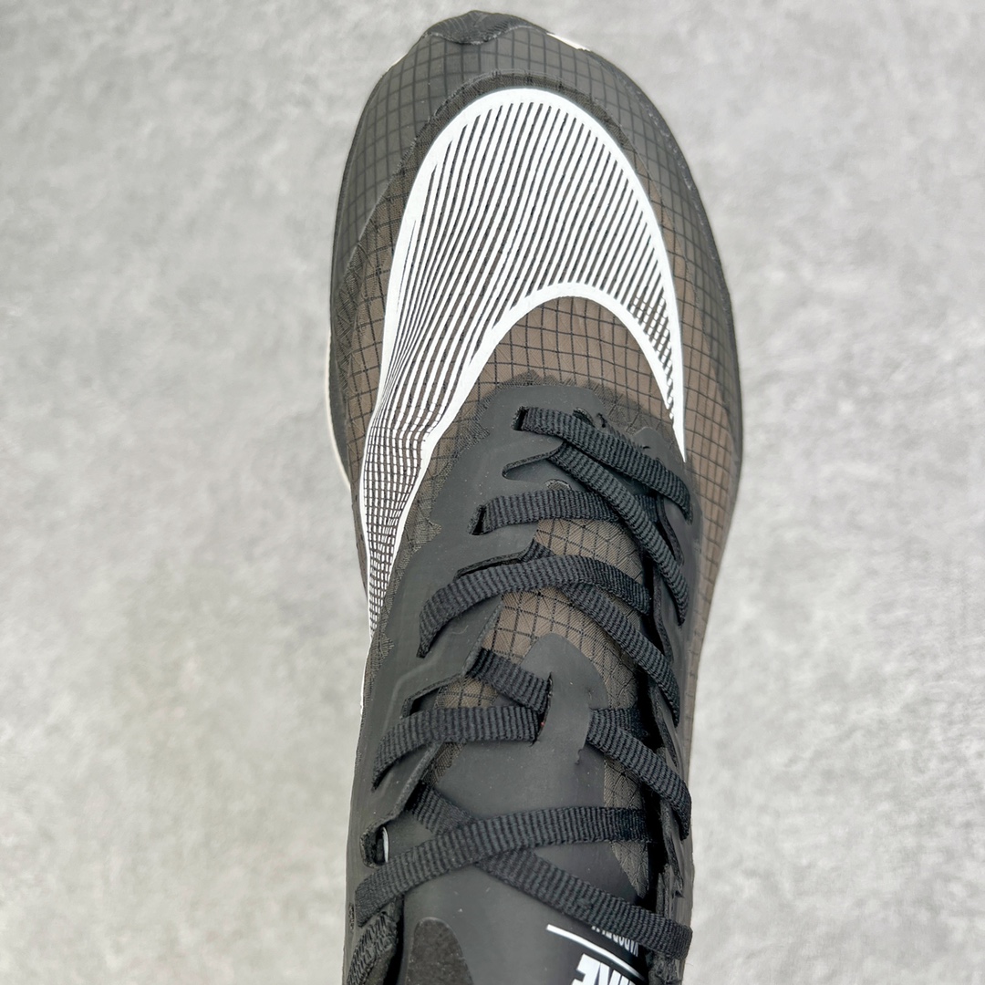 图片[4]-＃纯原福利 NK ZoomX Vaporfly Next% 马拉松一代跑鞋 鞋面使用了全新 Vaporweave 科技 这种类似蝉翼的材质相比 Flyknit 更加轻薄透气 非对称的鞋带系统和泡棉护垫的加入令舒适度更高 鞋头辅以超大的 Swoosh 点缀 再配上流线型外观设计 时尚感十足 尺码：36 36.5 37.5 38 38.5 39 40 40.5 41 42 42.5 43 44 44.5 45-选品中心