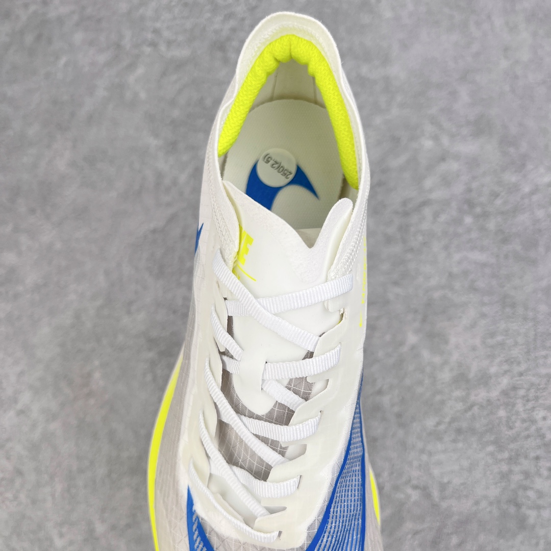 图片[5]-＃纯原福利 NK ZoomX Vaporfly Next% 马拉松一代跑鞋 鞋面使用了全新 Vaporweave 科技 这种类似蝉翼的材质相比 Flyknit 更加轻薄透气 非对称的鞋带系统和泡棉护垫的加入令舒适度更高 鞋头辅以超大的 Swoosh 点缀 再配上流线型外观设计 时尚感十足 尺码：36 36.5 37.5 38 38.5 39 40 40.5 41 42 42.5 43 44 44.5 45-选品中心
