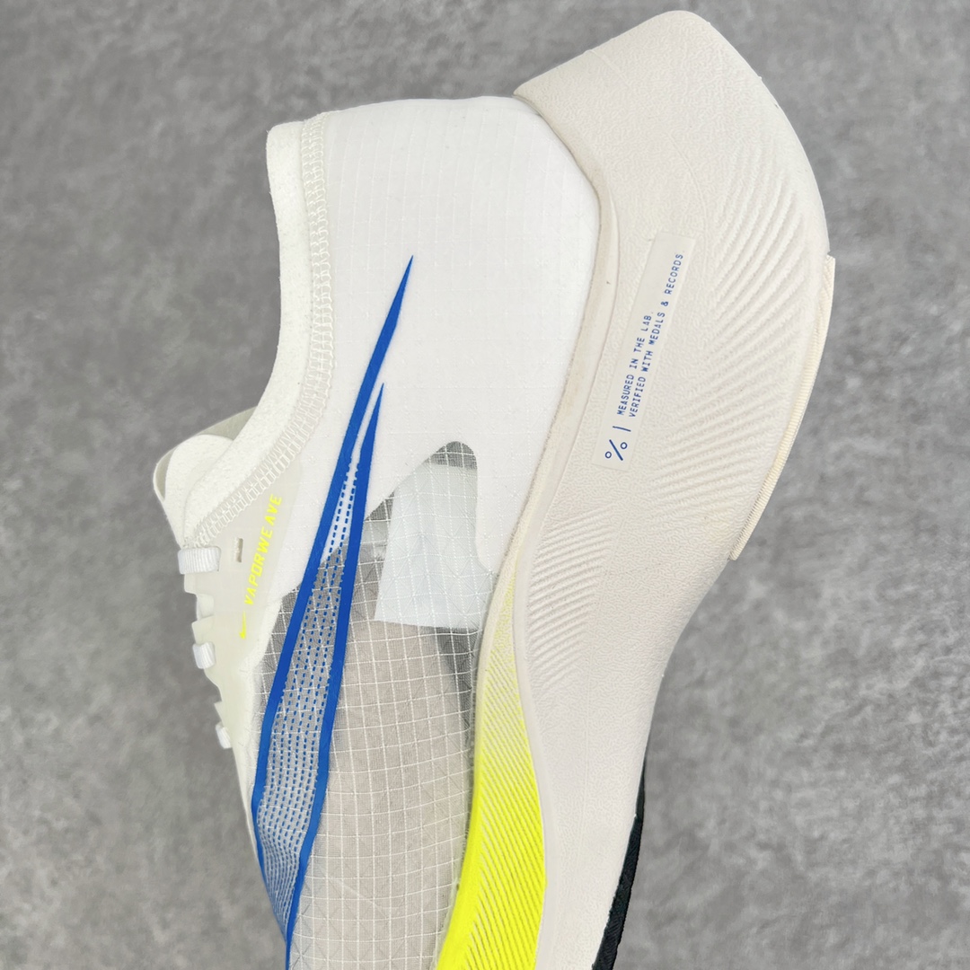 图片[7]-＃纯原福利 NK ZoomX Vaporfly Next% 马拉松一代跑鞋 鞋面使用了全新 Vaporweave 科技 这种类似蝉翼的材质相比 Flyknit 更加轻薄透气 非对称的鞋带系统和泡棉护垫的加入令舒适度更高 鞋头辅以超大的 Swoosh 点缀 再配上流线型外观设计 时尚感十足 尺码：36 36.5 37.5 38 38.5 39 40 40.5 41 42 42.5 43 44 44.5 45-选品中心