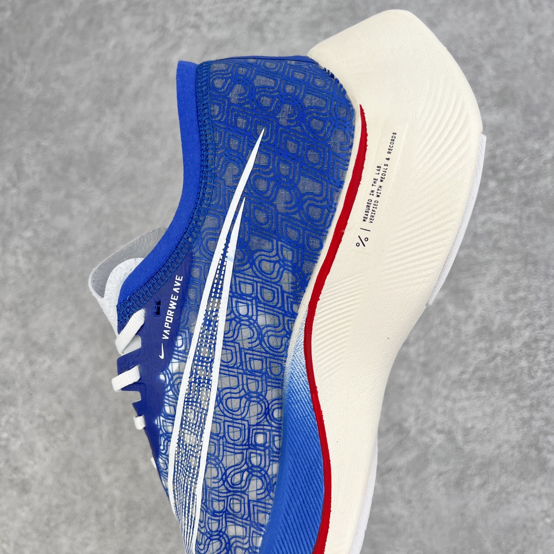 图片[7]-＃纯原福利 NK ZoomX Vaporfly Next% 马拉松一代跑鞋 鞋面使用了全新 Vaporweave 科技 这种类似蝉翼的材质相比 Flyknit 更加轻薄透气 非对称的鞋带系统和泡棉护垫的加入令舒适度更高 鞋头辅以超大的 Swoosh 点缀 再配上流线型外观设计 时尚感十足 尺码：36 36.5 37.5 38 38.5 39 40 40.5 41 42 42.5 43 44 44.5 45-选品中心
