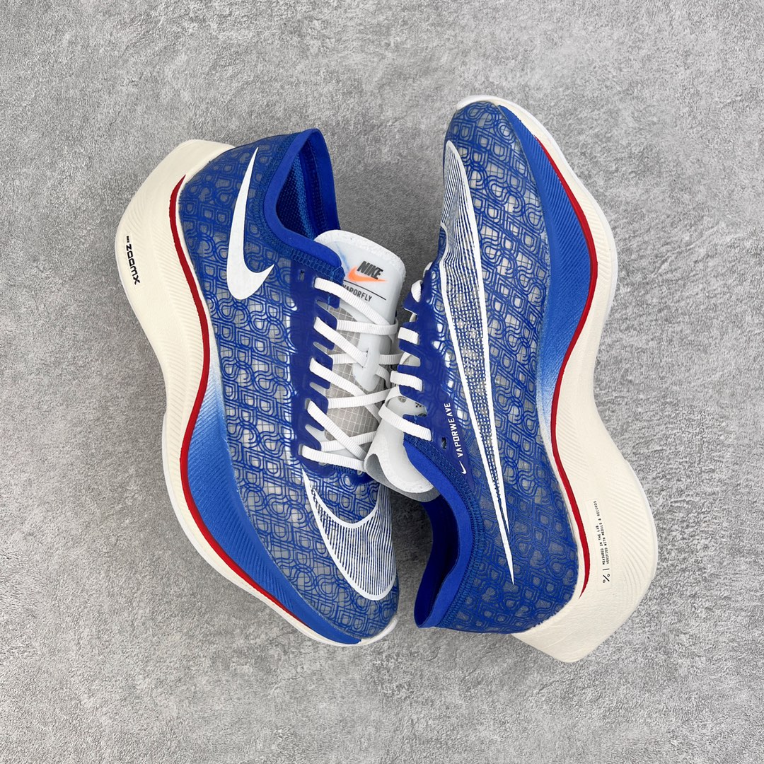 图片[3]-＃纯原福利 NK ZoomX Vaporfly Next% 马拉松一代跑鞋 鞋面使用了全新 Vaporweave 科技 这种类似蝉翼的材质相比 Flyknit 更加轻薄透气 非对称的鞋带系统和泡棉护垫的加入令舒适度更高 鞋头辅以超大的 Swoosh 点缀 再配上流线型外观设计 时尚感十足 尺码：36 36.5 37.5 38 38.5 39 40 40.5 41 42 42.5 43 44 44.5 45-选品中心