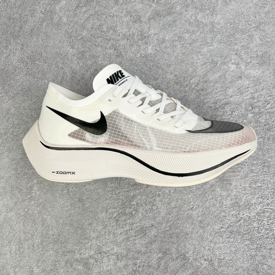 ＃纯原福利 NK ZoomX Vaporfly Next% 马拉松一代跑鞋 鞋面使用了全新 Vaporweave 科技 这种类似蝉翼的材质相比 Flyknit 更加轻薄透气 非对称的鞋带系统和泡棉护垫的加入令舒适度更高 鞋头辅以超大的 Swoosh 点缀 再配上流线型外观设计 时尚感十足 尺码：36 36.5 37.5 38 38.5 39 40 40.5 41 42 42.5 43 44 44.5 45-选品中心