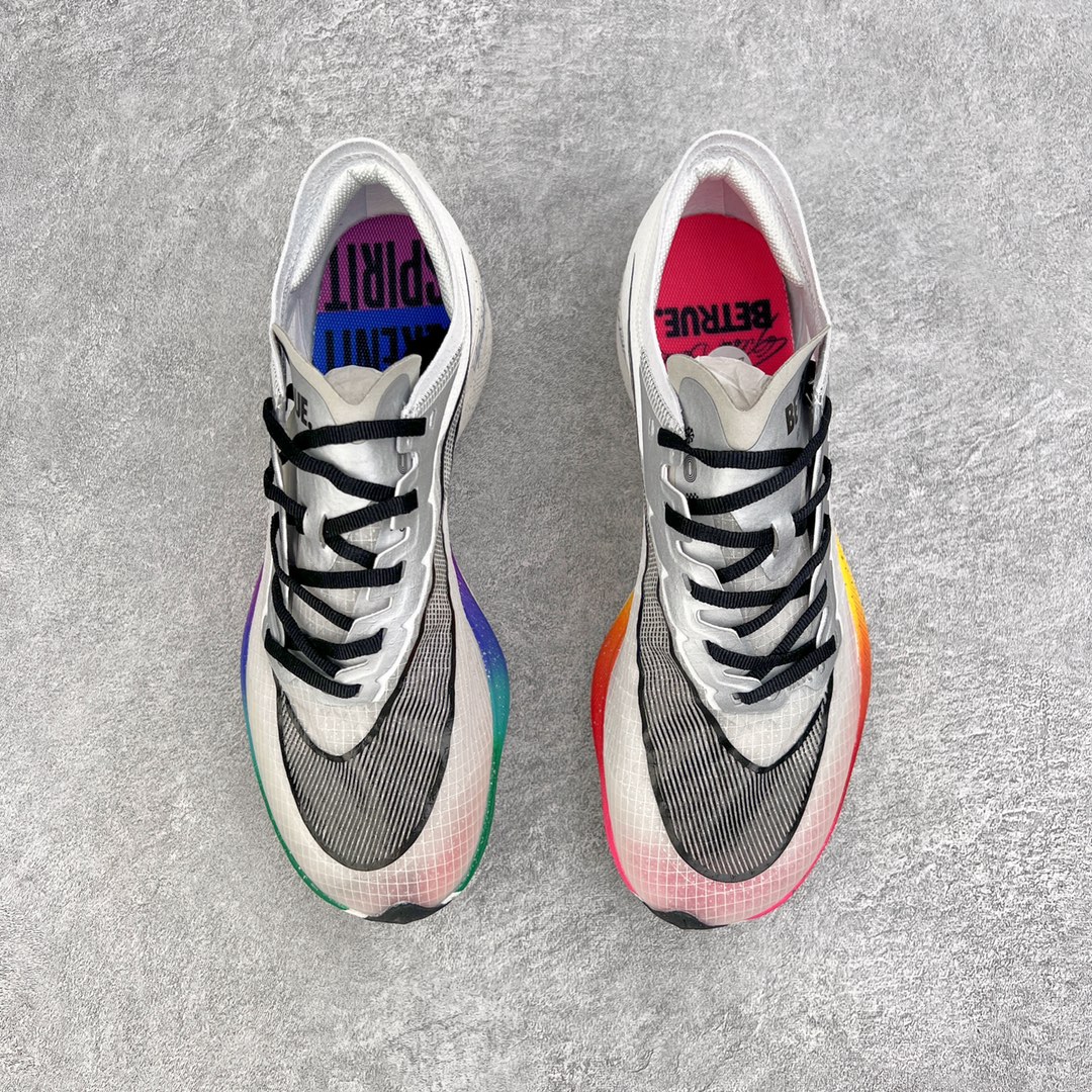 图片[2]-＃纯原福利 NK ZoomX Vaporfly Next% 马拉松一代跑鞋 鞋面使用了全新 Vaporweave 科技 这种类似蝉翼的材质相比 Flyknit 更加轻薄透气 非对称的鞋带系统和泡棉护垫的加入令舒适度更高 鞋头辅以超大的 Swoosh 点缀 再配上流线型外观设计 时尚感十足 尺码：36 36.5 37.5 38 38.5 39 40 40.5 41 42 42.5 43 44 44.5 45-选品中心