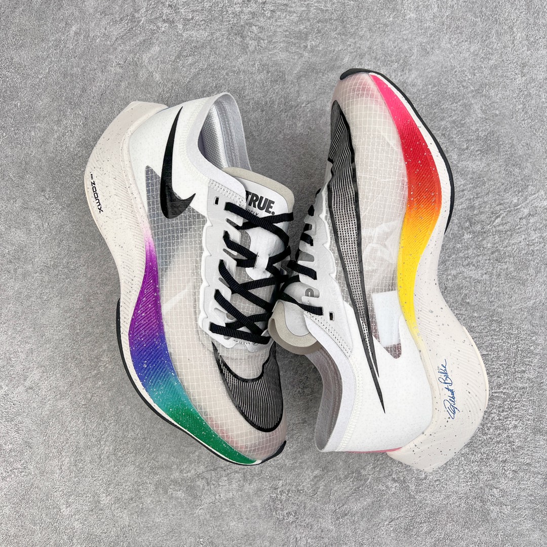 图片[3]-＃纯原福利 NK ZoomX Vaporfly Next% 马拉松一代跑鞋 鞋面使用了全新 Vaporweave 科技 这种类似蝉翼的材质相比 Flyknit 更加轻薄透气 非对称的鞋带系统和泡棉护垫的加入令舒适度更高 鞋头辅以超大的 Swoosh 点缀 再配上流线型外观设计 时尚感十足 尺码：36 36.5 37.5 38 38.5 39 40 40.5 41 42 42.5 43 44 44.5 45-选品中心