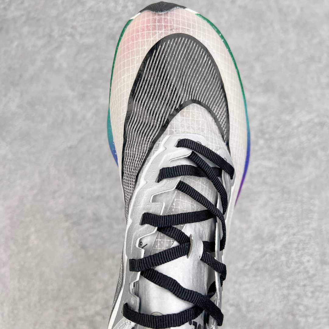 图片[4]-＃纯原福利 NK ZoomX Vaporfly Next% 马拉松一代跑鞋 鞋面使用了全新 Vaporweave 科技 这种类似蝉翼的材质相比 Flyknit 更加轻薄透气 非对称的鞋带系统和泡棉护垫的加入令舒适度更高 鞋头辅以超大的 Swoosh 点缀 再配上流线型外观设计 时尚感十足 尺码：36 36.5 37.5 38 38.5 39 40 40.5 41 42 42.5 43 44 44.5 45-选品中心