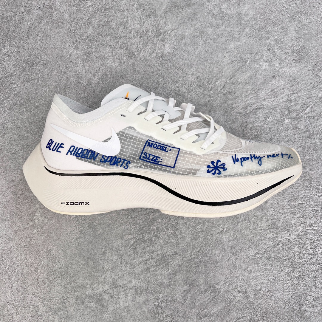 ＃纯原福利 NK ZoomX Vaporfly Next% 马拉松一代跑鞋 鞋面使用了全新 Vaporweave 科技 这种类似蝉翼的材质相比 Flyknit 更加轻薄透气 非对称的鞋带系统和泡棉护垫的加入令舒适度更高 鞋头辅以超大的 Swoosh 点缀 再配上流线型外观设计 时尚感十足 尺码：36 36.5 37.5 38 38.5 39 40 40.5 41 42 42.5 43 44 44.5 45-选品中心