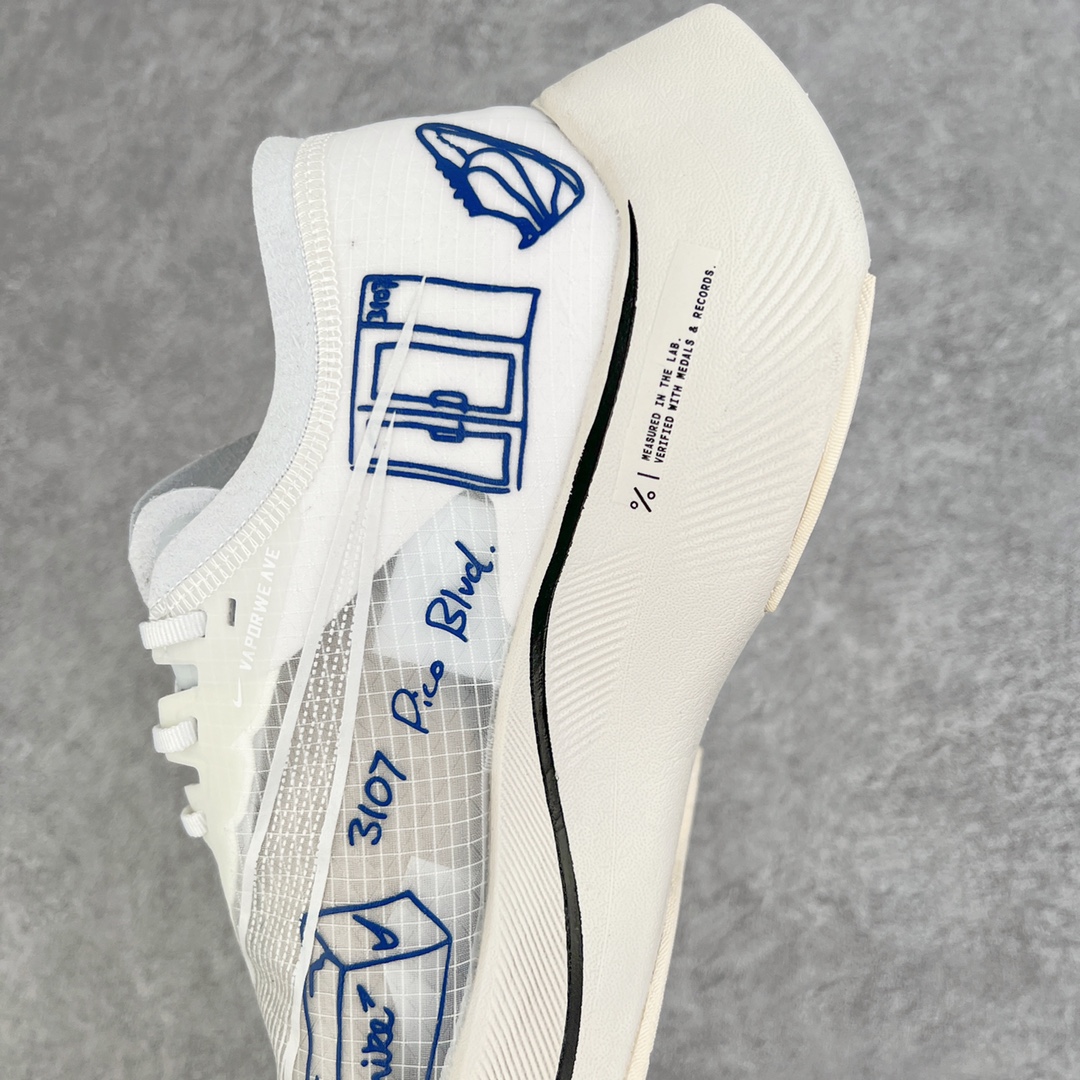 图片[7]-＃纯原福利 NK ZoomX Vaporfly Next% 马拉松一代跑鞋 鞋面使用了全新 Vaporweave 科技 这种类似蝉翼的材质相比 Flyknit 更加轻薄透气 非对称的鞋带系统和泡棉护垫的加入令舒适度更高 鞋头辅以超大的 Swoosh 点缀 再配上流线型外观设计 时尚感十足 尺码：36 36.5 37.5 38 38.5 39 40 40.5 41 42 42.5 43 44 44.5 45-选品中心