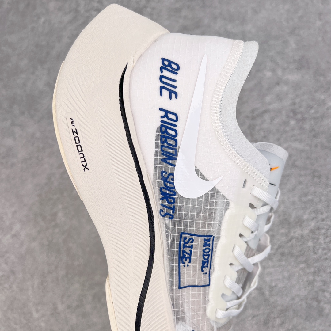 图片[6]-＃纯原福利 NK ZoomX Vaporfly Next% 马拉松一代跑鞋 鞋面使用了全新 Vaporweave 科技 这种类似蝉翼的材质相比 Flyknit 更加轻薄透气 非对称的鞋带系统和泡棉护垫的加入令舒适度更高 鞋头辅以超大的 Swoosh 点缀 再配上流线型外观设计 时尚感十足 尺码：36 36.5 37.5 38 38.5 39 40 40.5 41 42 42.5 43 44 44.5 45-选品中心