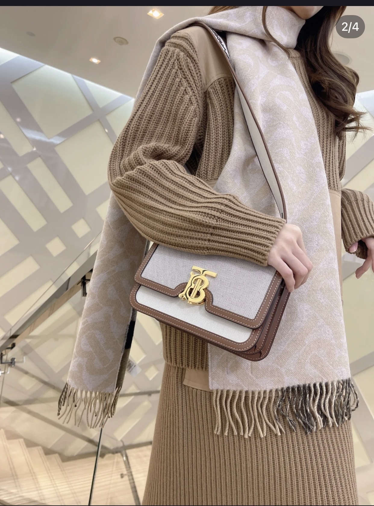 Burberry巴宝莉TB 专属标识锁扣包