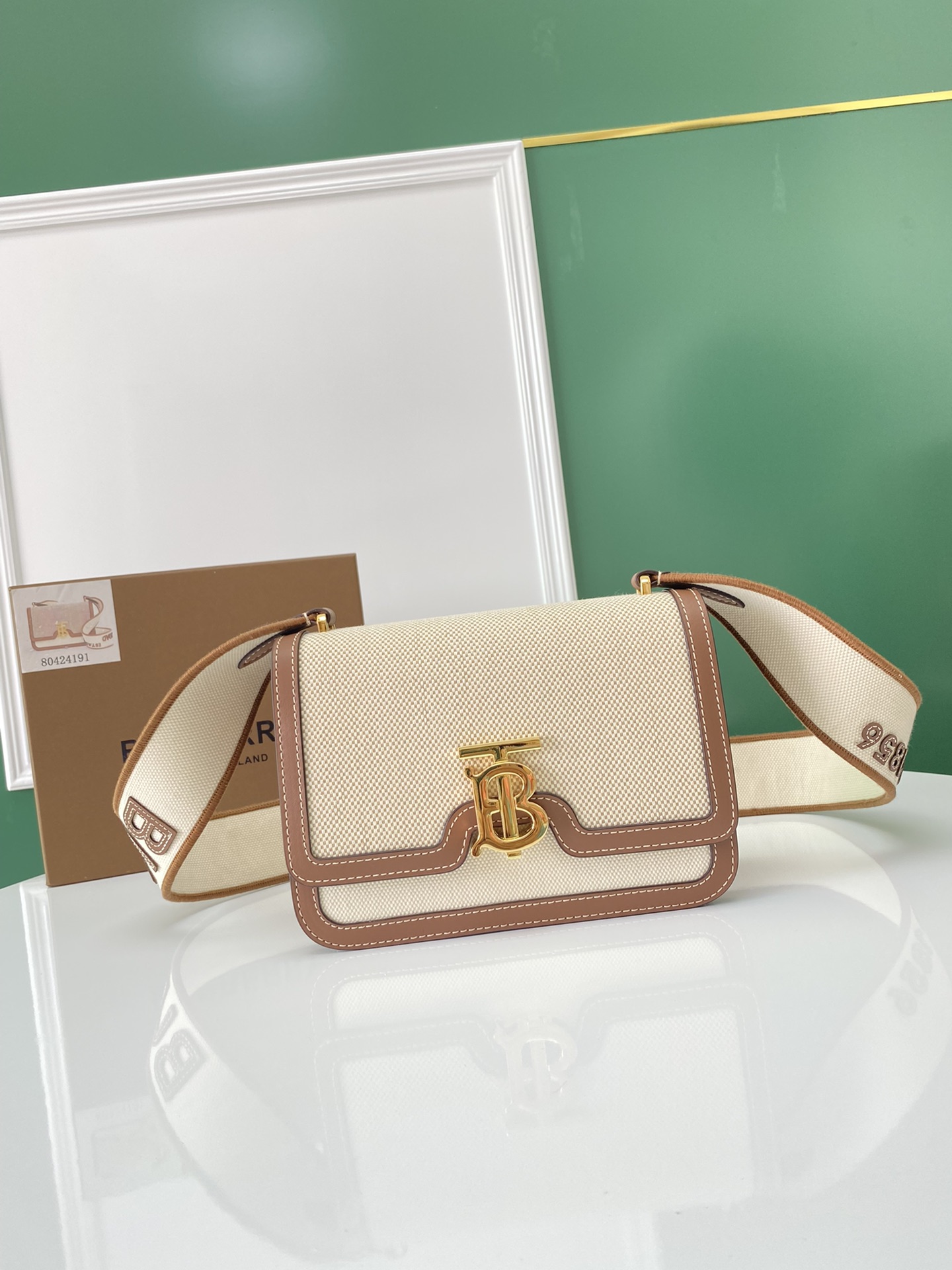 Burberry巴宝莉TB 专属标识锁扣包