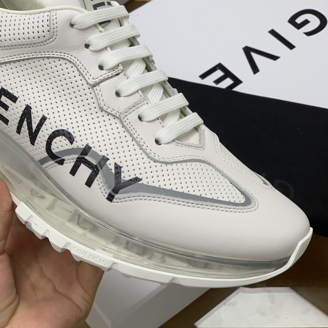 Givenchy纪梵希   采用镂空皮革材质4G LOGO刺绣男士低帮慢跑运动鞋