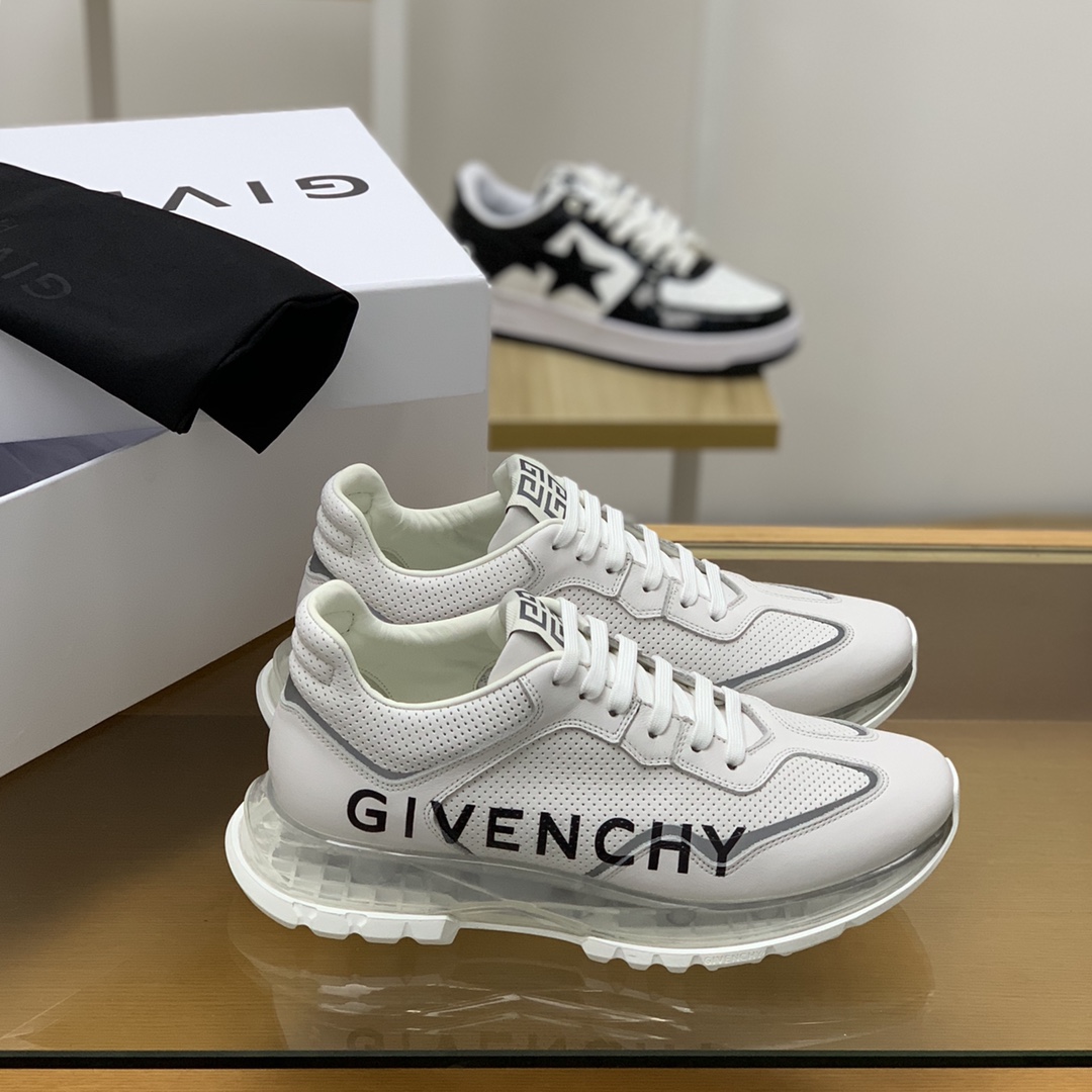 Givenchy纪梵希   采用镂空皮革材质4G LOGO刺绣男士低帮慢跑运动鞋