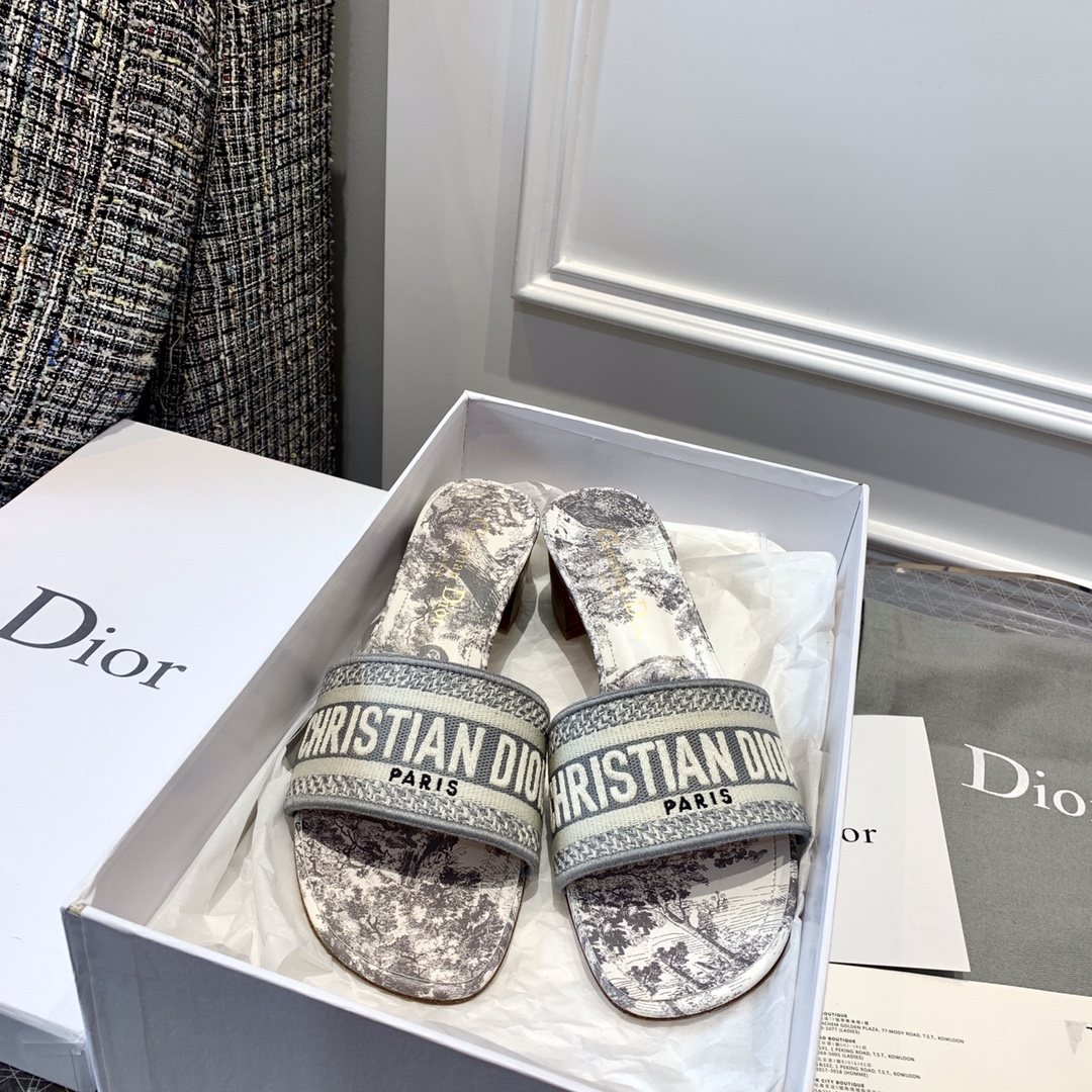 Dior 2022 water diamond 3e generatie slippers 3D letterontwerp + geïmporteerde stras, binnen- en buitenkant volledig rundleder, Italiaanse echte lederen zool