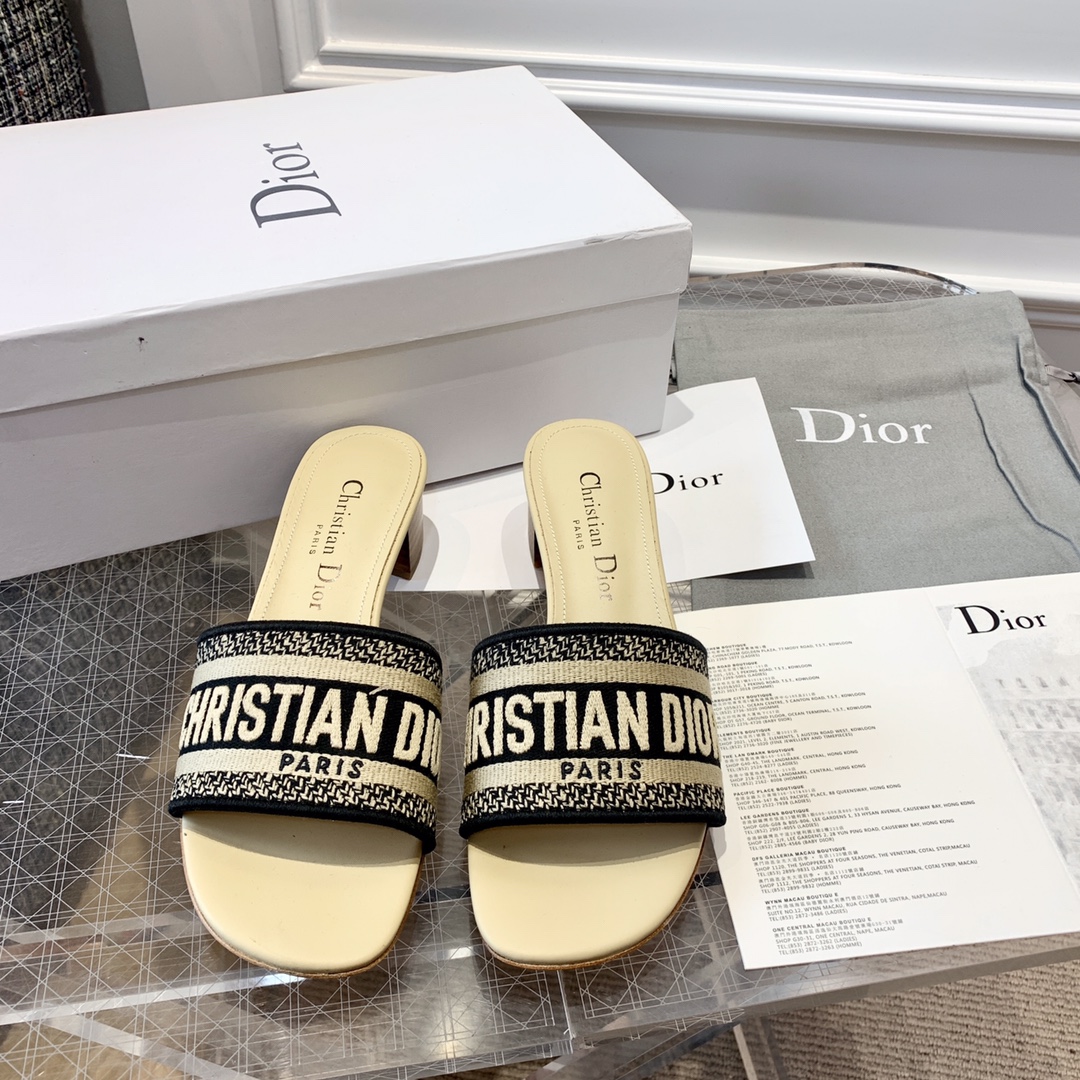Dior 2022 water diamond 3e generatie slippers 3D letterontwerp + geïmporteerde stras, binnen- en buitenkant volledig rundleder, Italiaanse echte lederen zool