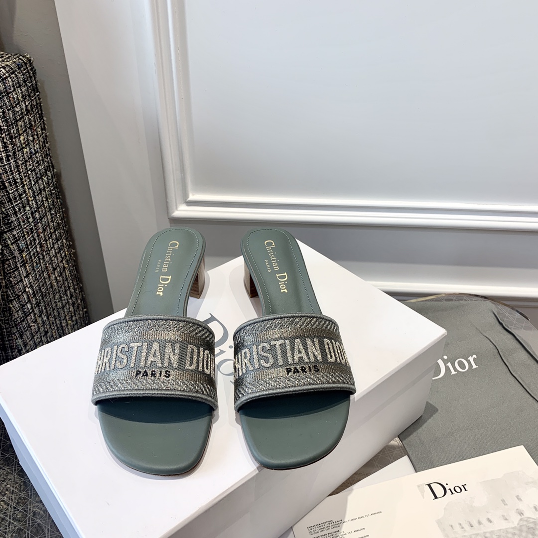 Dior 2022 water diamant 3e generatie slippers 3D letterontwerp + geïmporteerde stras, binnen- en buitenkant volledig kalfsleer, Italiaanse echte leren zool
