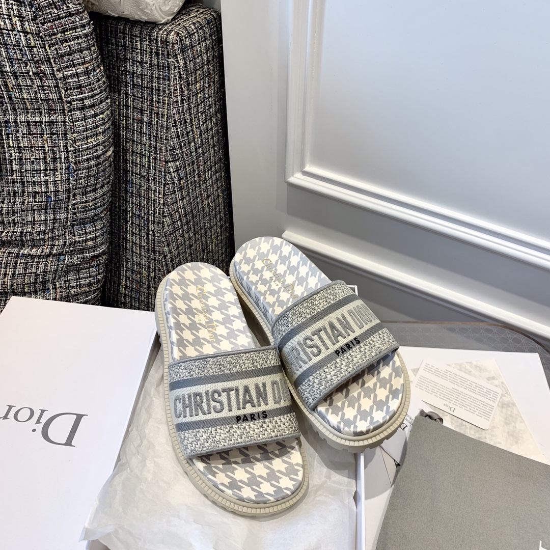 Dior 2022 water diamond 3e generatie slippers 3D letterontwerp + geïmporteerde stras, binnen- en buitenkant volledig rundleder, Italiaanse echte lederen zool