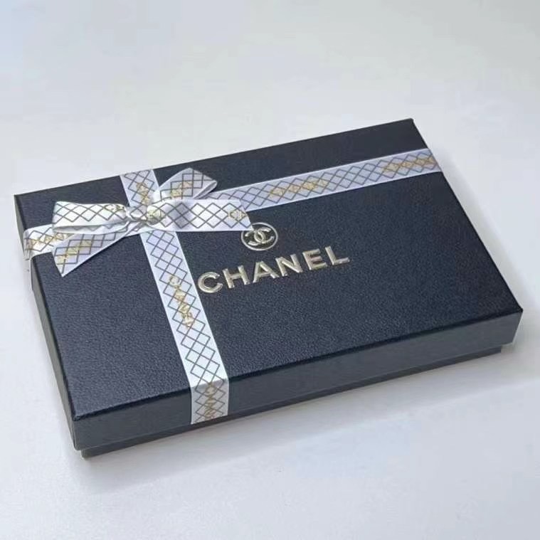Chanel Perfume Sampler Set - 5ml x 5 - N°5, Coco, and More! 1 i1648287400 4342 0