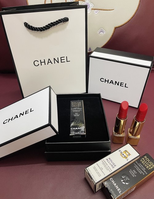 Chanel Rouge Allure Velvet Matte Lipstick – Luxurious, Long-Lasting Color 1 Chanel Rouge Allure Velvet Matte Lipstick – Luxurious, Long-Lasting Color