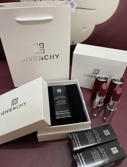 Givenchy Le Rouge Deep Velvet Lipstick - Matte, High Pigmentation 1 Givenchy Le Rouge Deep Velvet Lipstick - Matte, High Pigmentation