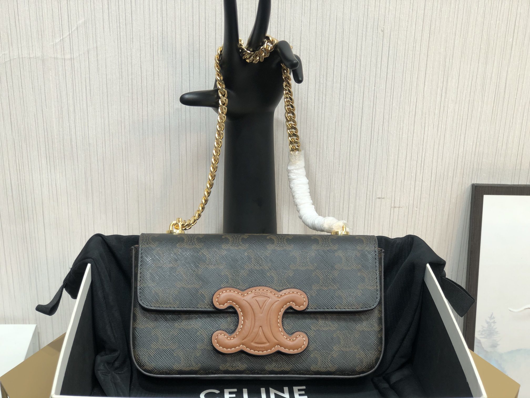 CELINE全新系列CUIRTRIOMPHETRIOMPHE皮标标志印花链条包全新CUIRTRIOMPH