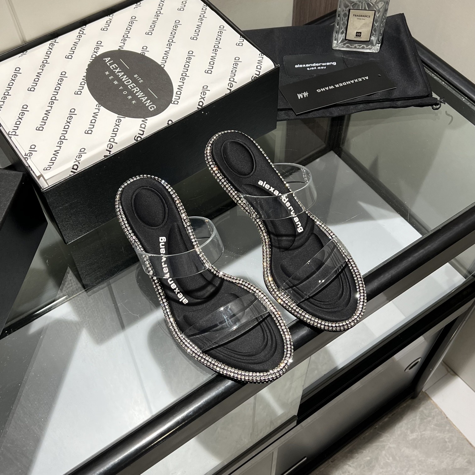 NO:229461,King New style!  Alexander Wang high heels for women, luxury products for women, Alexande* Wang original 1:1 material, concave and convex and massage insoles with glue, logo, excellent match with the most trendy round head   high elastic injection molding material queen!  Classic design, thousands of imported Australian diamonds are surrounded by edges, and thousands of diamonds are on both feet, shining in the audience!  More fashionable!  Update trend!  A popular high-heeled slipper in spring and summer, [Hu] [Hu] Worth owning. Upper imported Australian diamond   PVC inner lining imported pvc foot pad imported satin heel height 10cm, 7.5cm. Two heels high sole original Italian imported dyed leather outsole size 35-39 (34.40, 41, 42.43 can be customized), sandals, alexander wang, sandals, high heels, slippers, silk fabric, Leather soles19860909大王 新款！Alexander Wang亚历山大王高跟鞋女士奢侈品Alexande* Wang原版1:1的材料 凹凸感带按摩的鞋垫配上注胶 Logo 搭配最潮圆头 高弹注塑材质女王的绝佳搭配！经典设计,几千粒进口澳钻围边,双脚踩着几千粒钻石,闪耀全场！更时尚！更新潮！一款春夏火爆的高跟拖鞋,[拥抱][拥抱]值得拥有 鞋面进口澳钻 pvc 内里进口pvc 垫脚进口绸缎 跟高10cm,7.5cm.两个跟高 鞋底原版意大利进口透染真皮大底 码数35-39（34.40,41,42.43可定做）,凉鞋,alexander wang,sandals,high heels,slippers,silk fabric,Leather soles,Women's Shoes