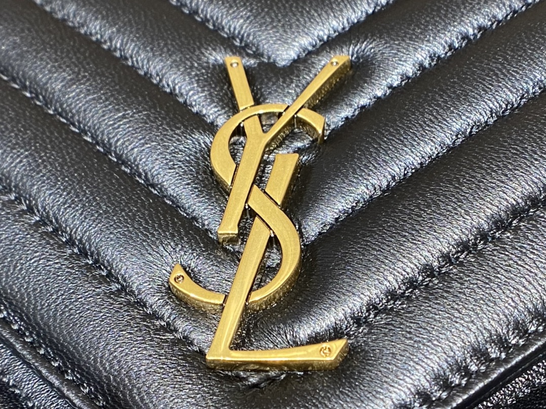 Saint laurent Ysl 𝐉𝐨𝐞 𝐛𝐚𝐜𝐤𝐩𝐚𝐜𝐤 “V”型绗缝双肩包 672609黑色