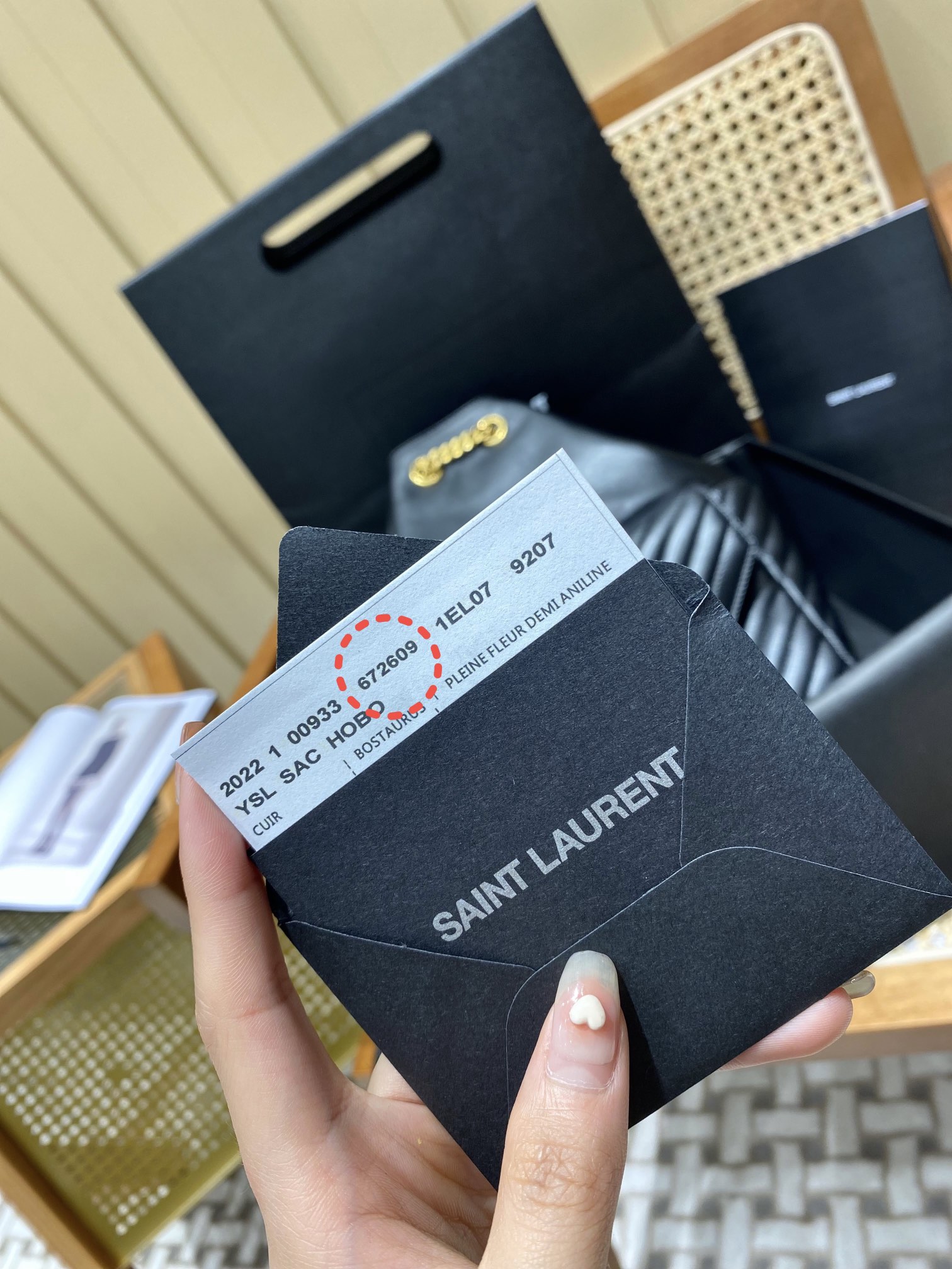 Saint laurent Ysl 𝐉𝐨𝐞 𝐛𝐚𝐜𝐤𝐩𝐚𝐜𝐤 “V”型绗缝双肩包 672609黑色