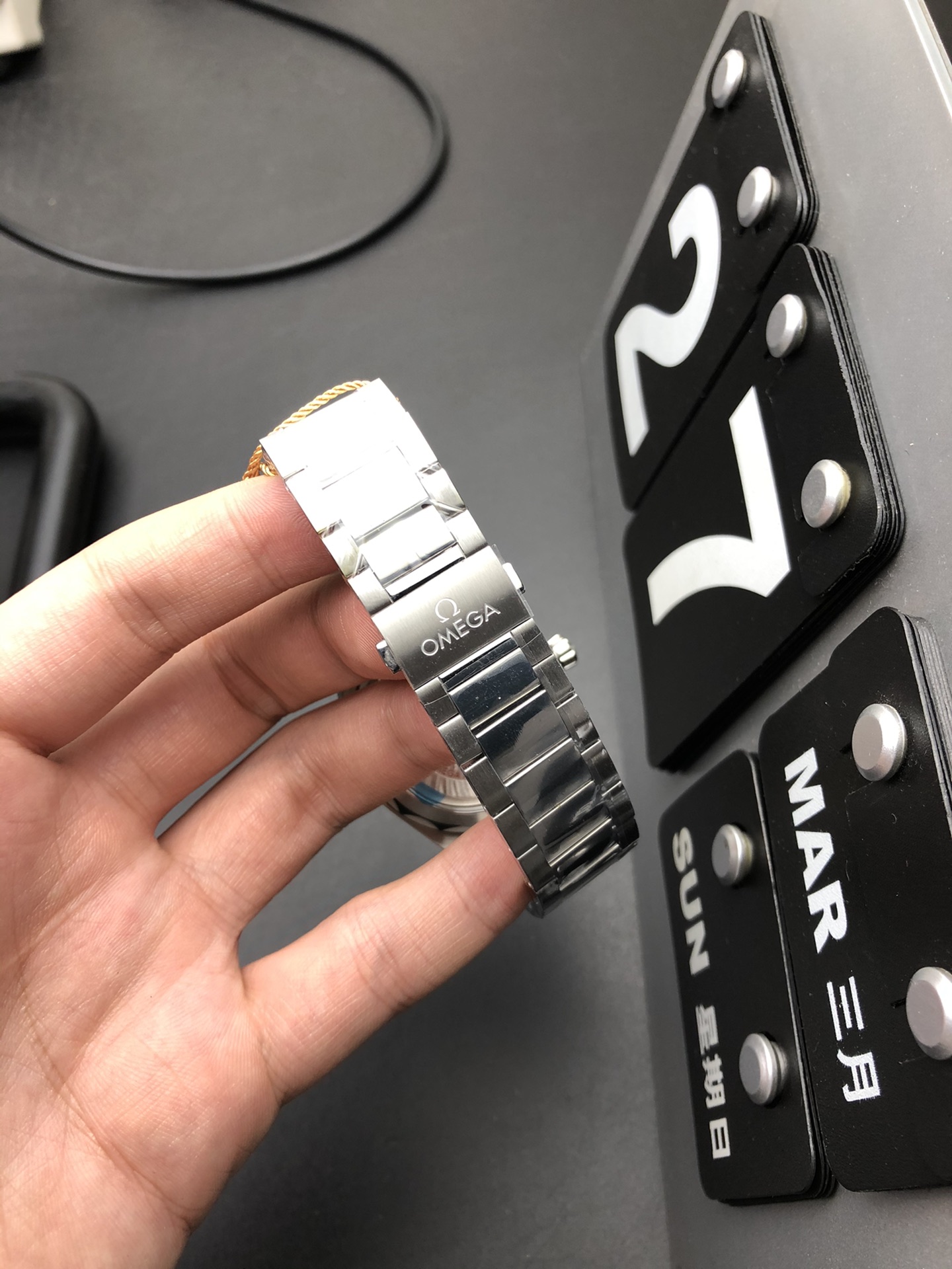 Omega 海马150柚木