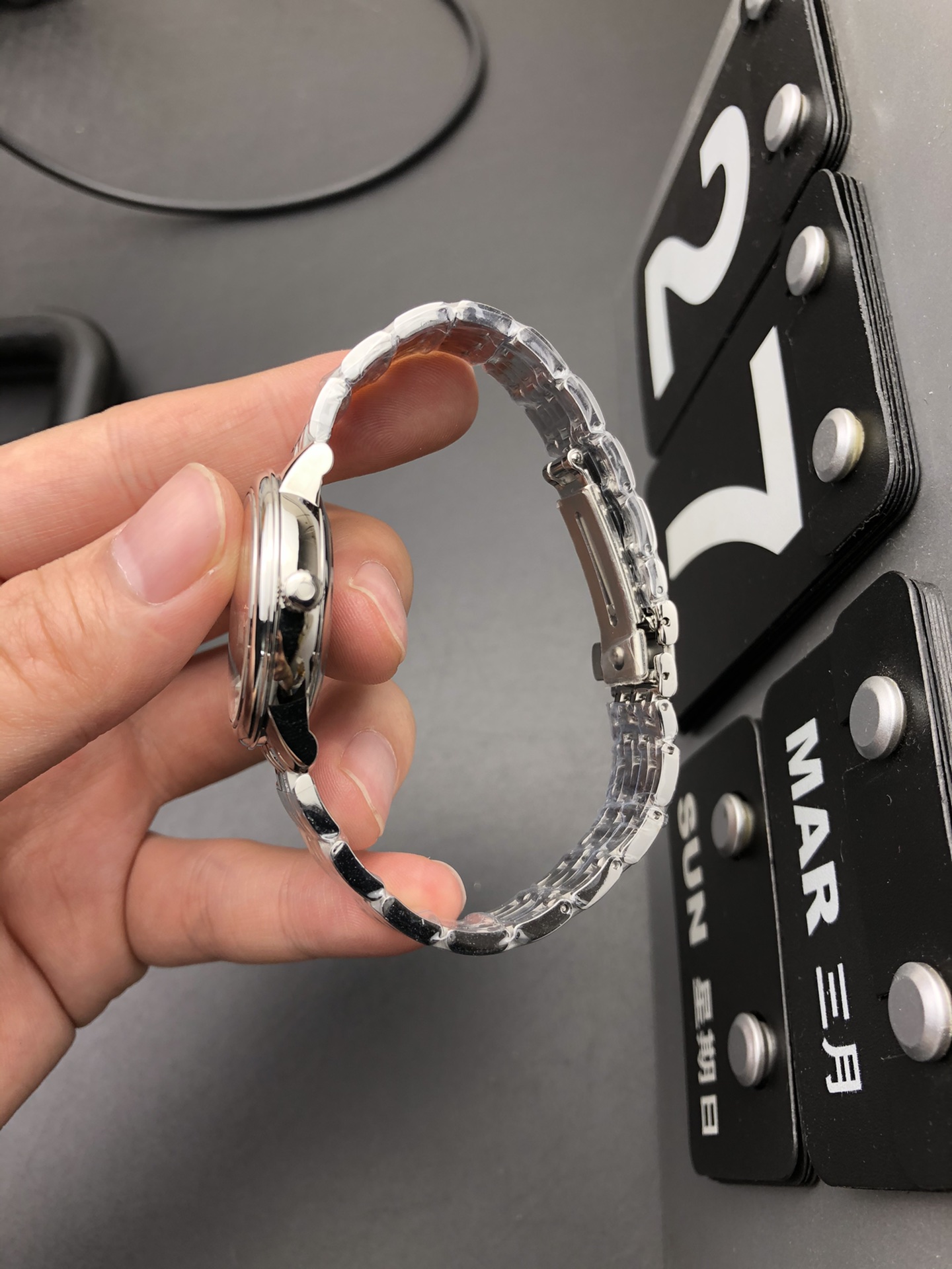 Omega MKS 女蝶飞