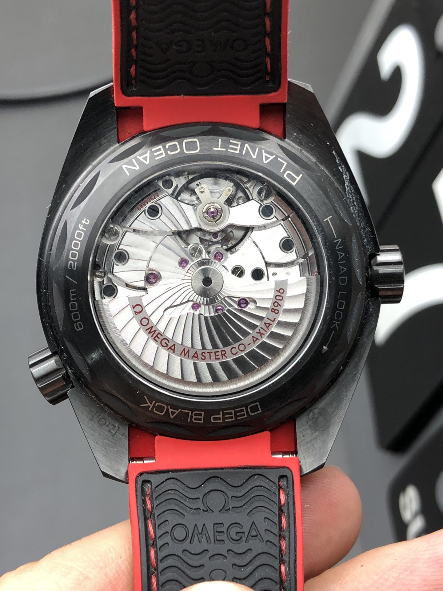 Omega 深海之红
